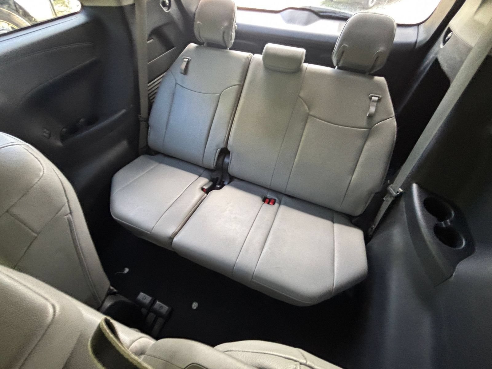 Thumbnail: 2025 Toyota Sienna - 31