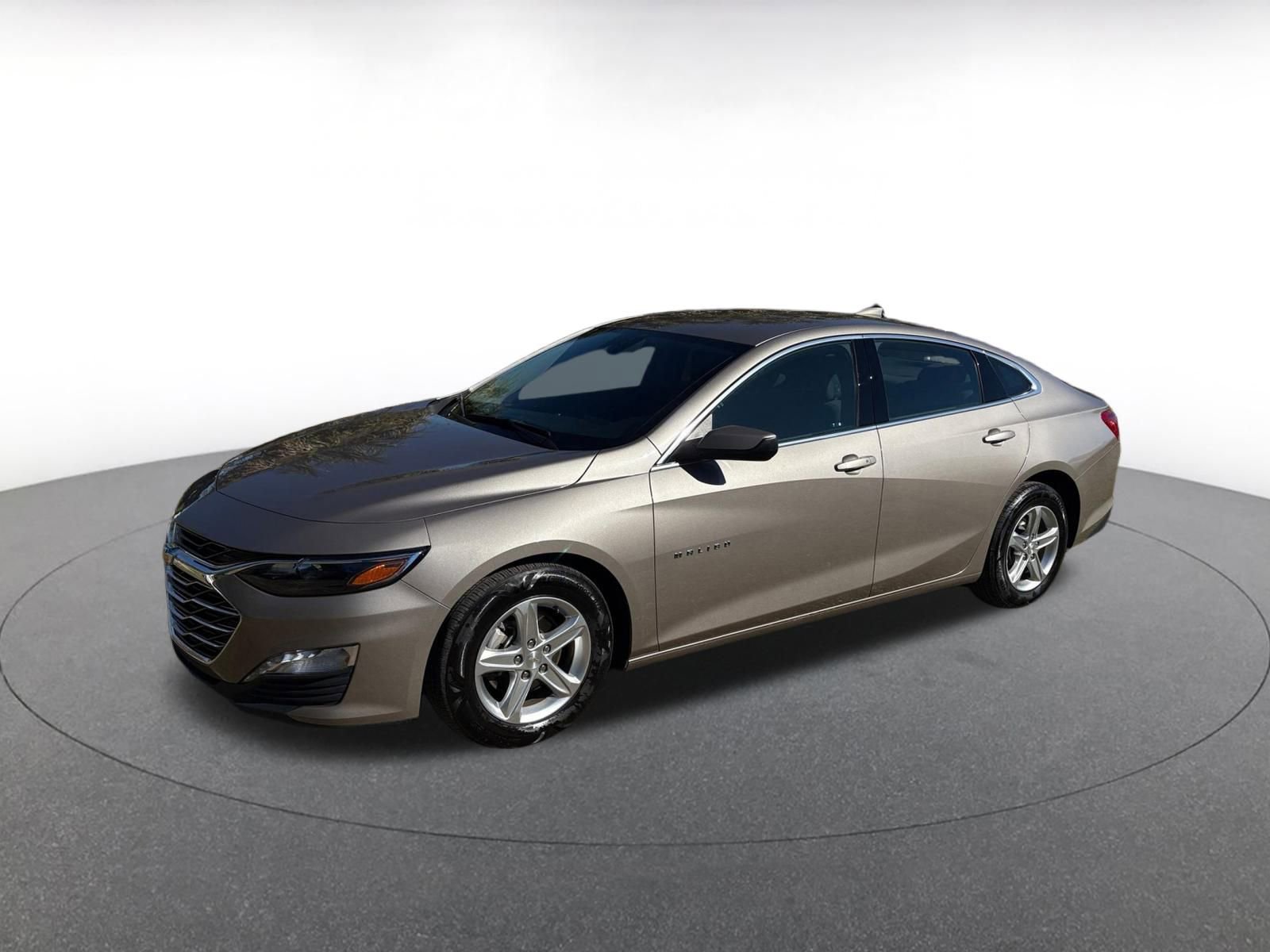 Thumbnail: 2023 Chevrolet Malibu - 3