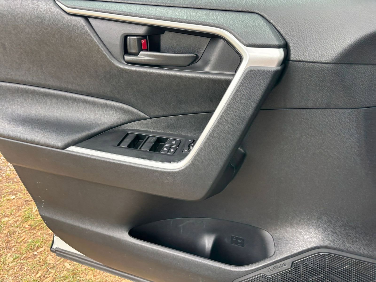 Thumbnail: 2025 Toyota RAV4 - 20