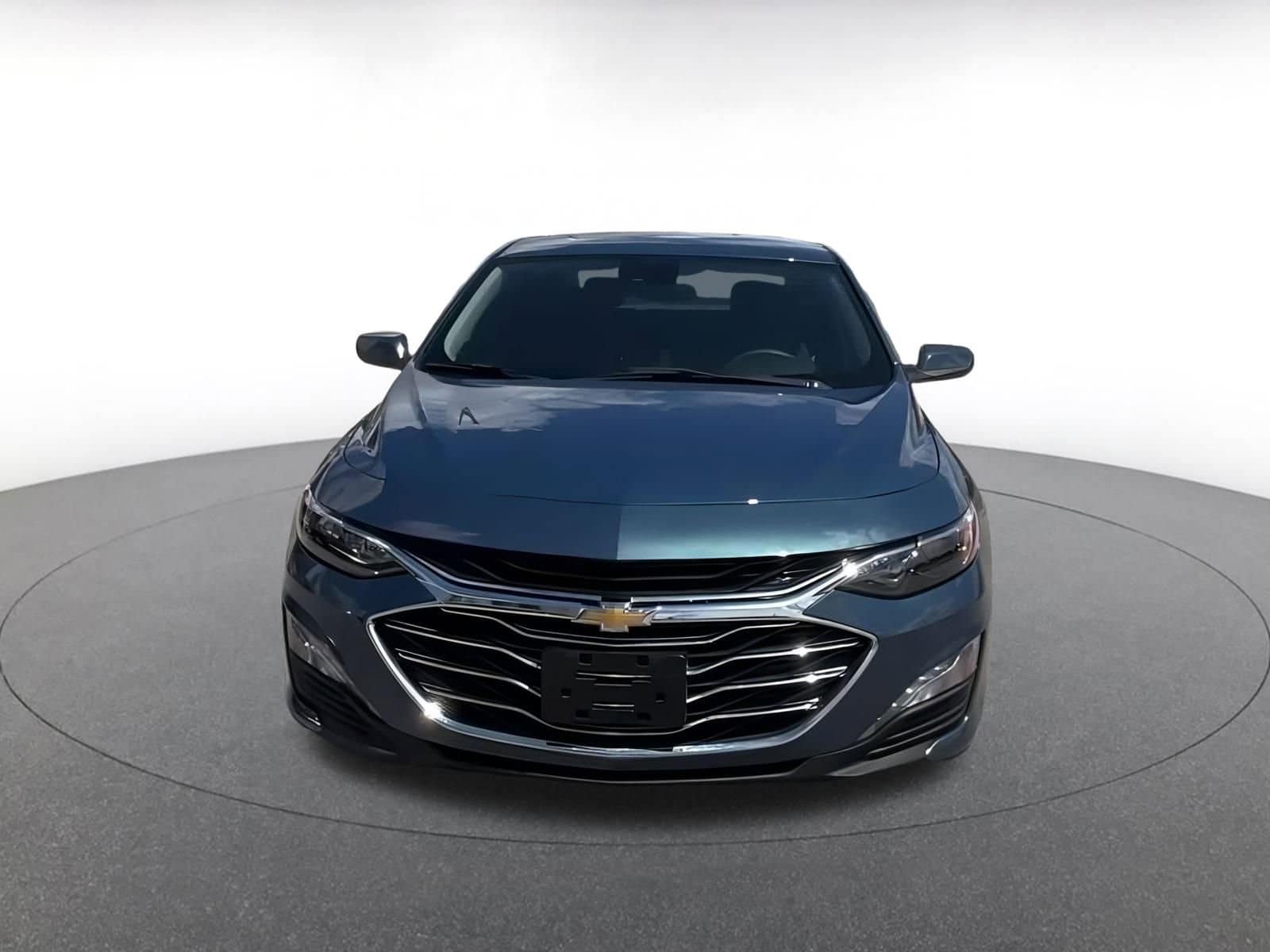 Thumbnail: 2024 Chevrolet Malibu - 4