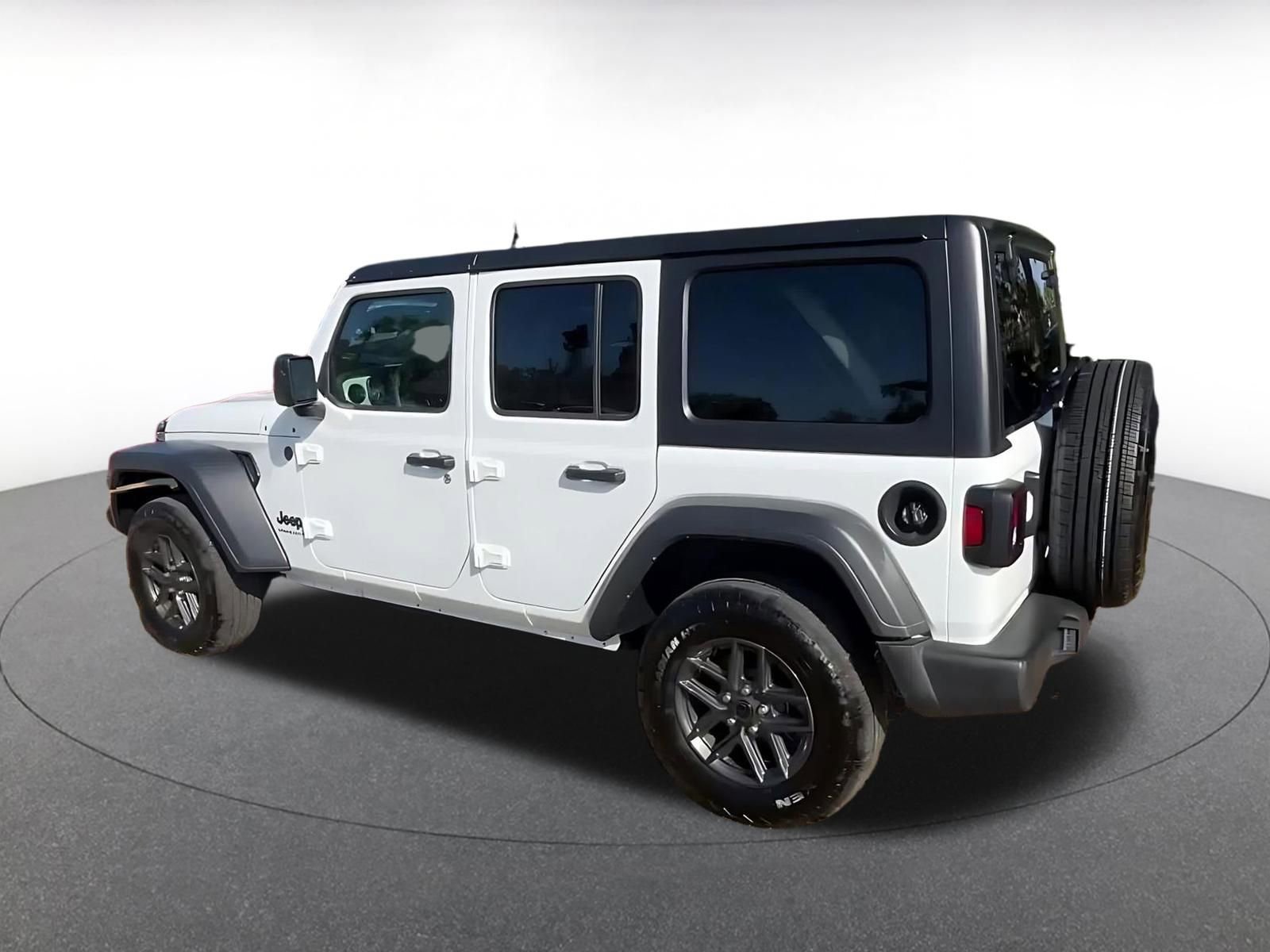 Thumbnail: 2025 Jeep Wrangler - 10