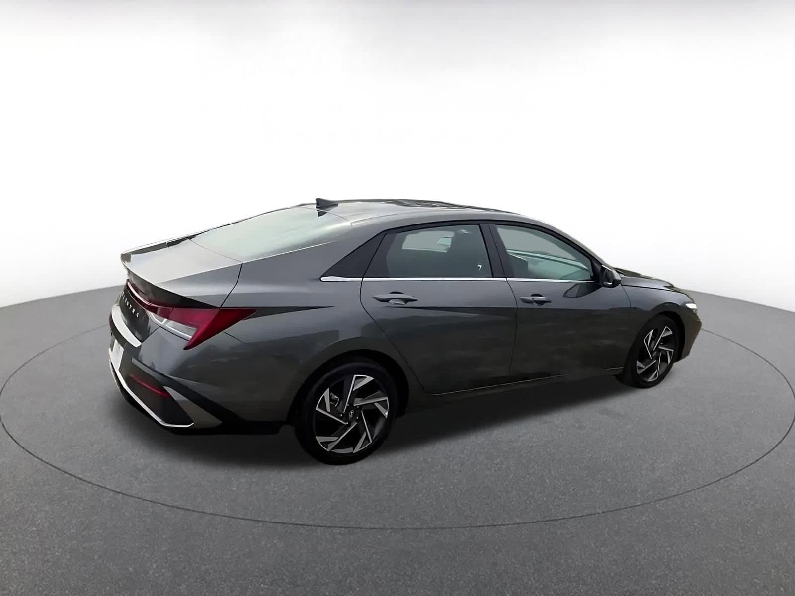 Thumbnail: 2025 Hyundai Elantra - 15