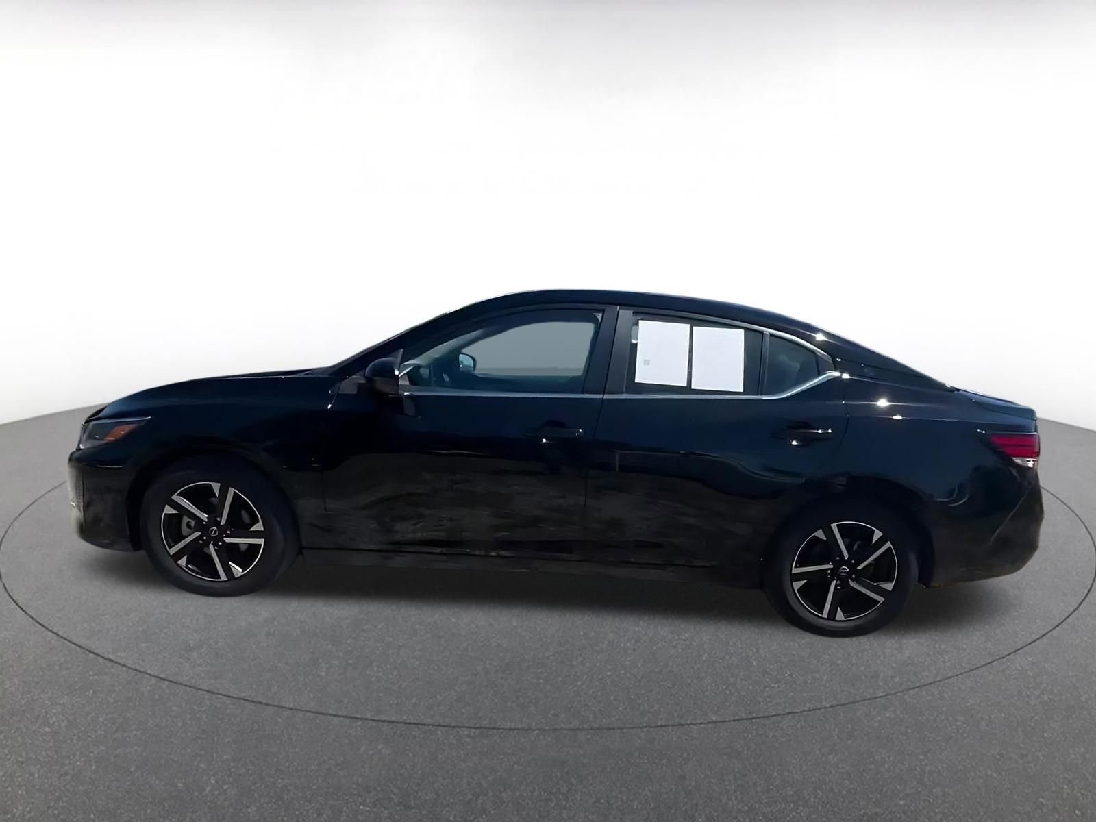 Thumbnail: 2025 Nissan Sentra - 9