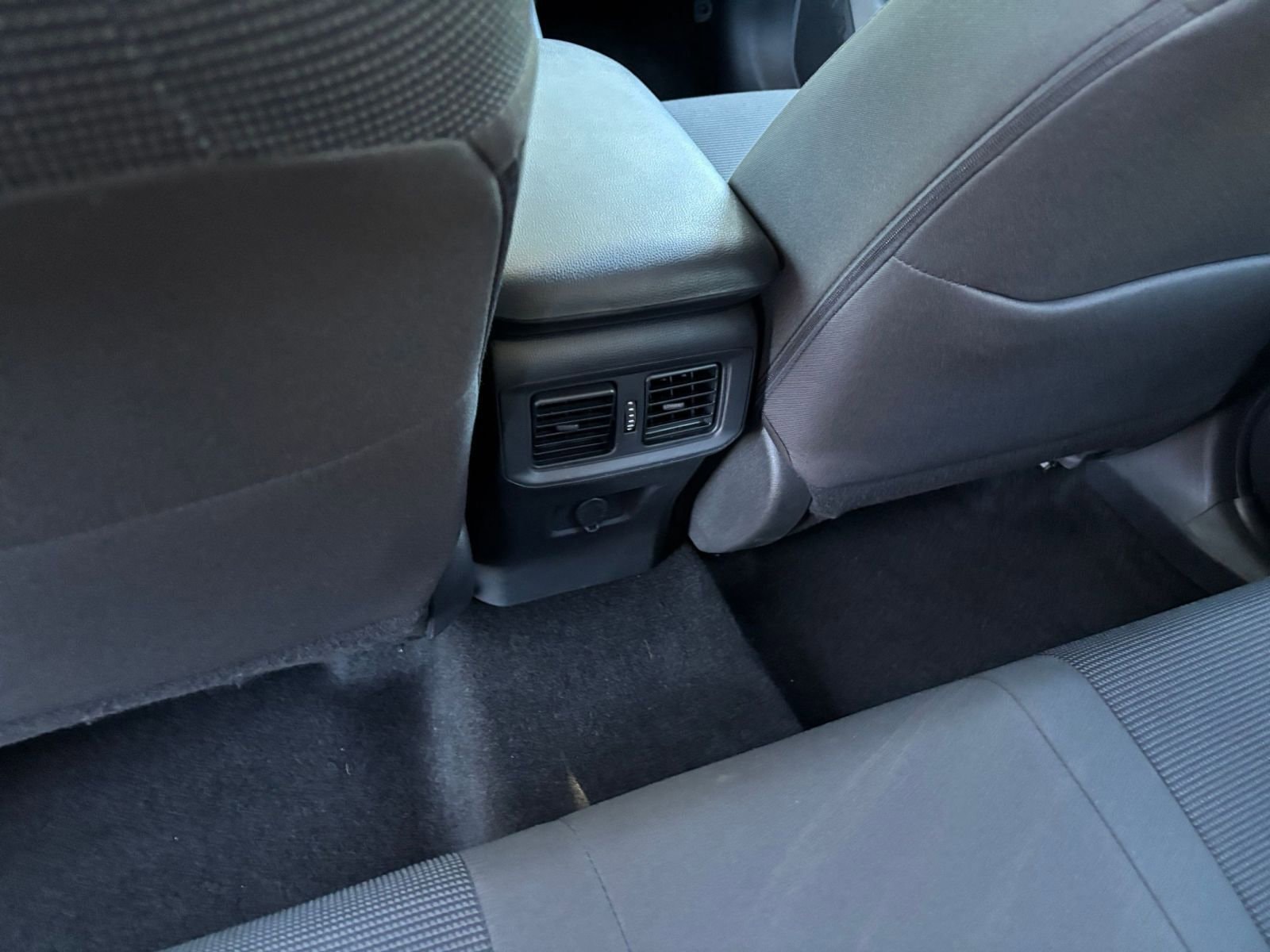 Thumbnail: 2025 Toyota RAV4 - 24