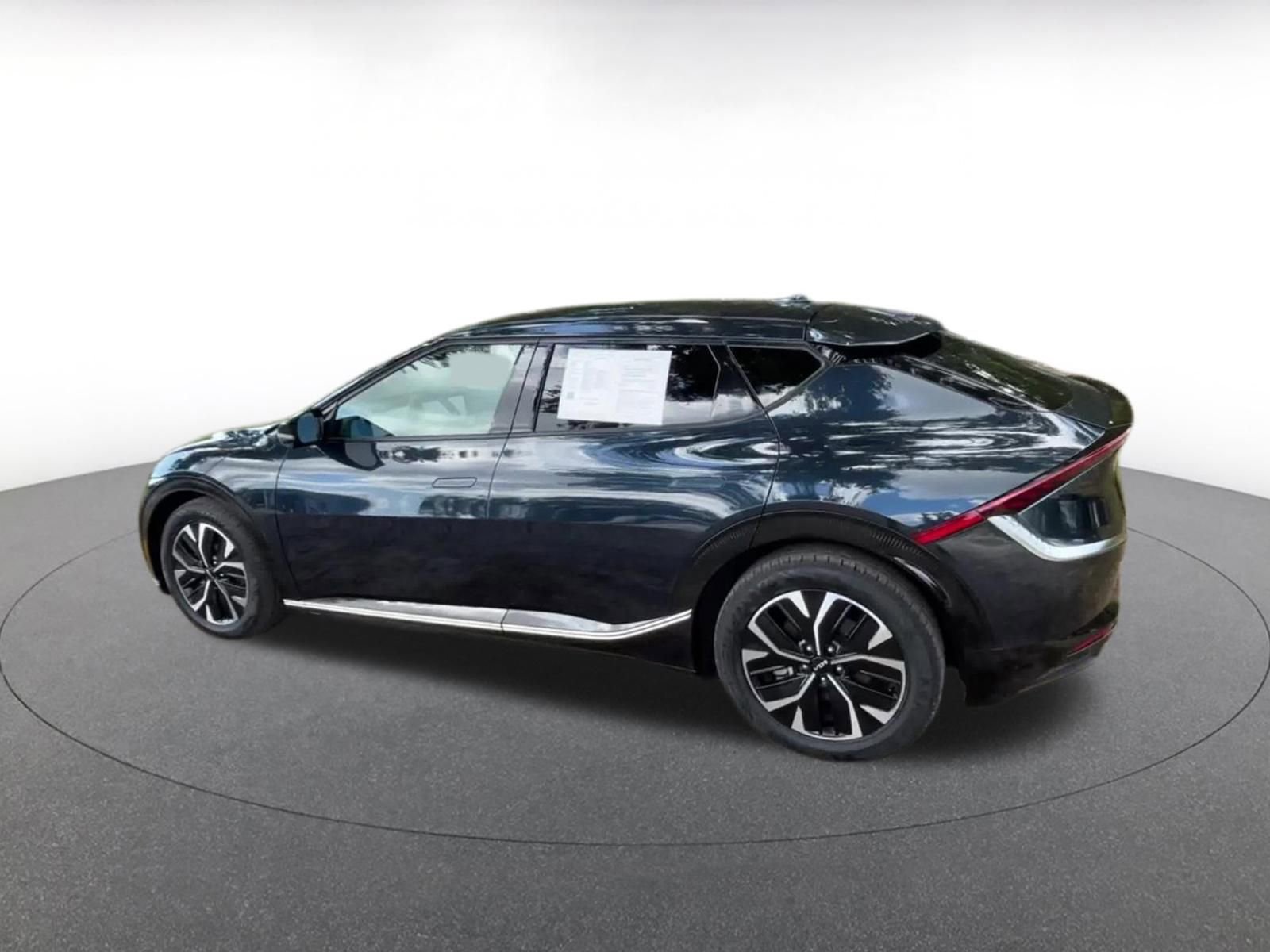 Thumbnail: 2024 Kia EV6 - 10