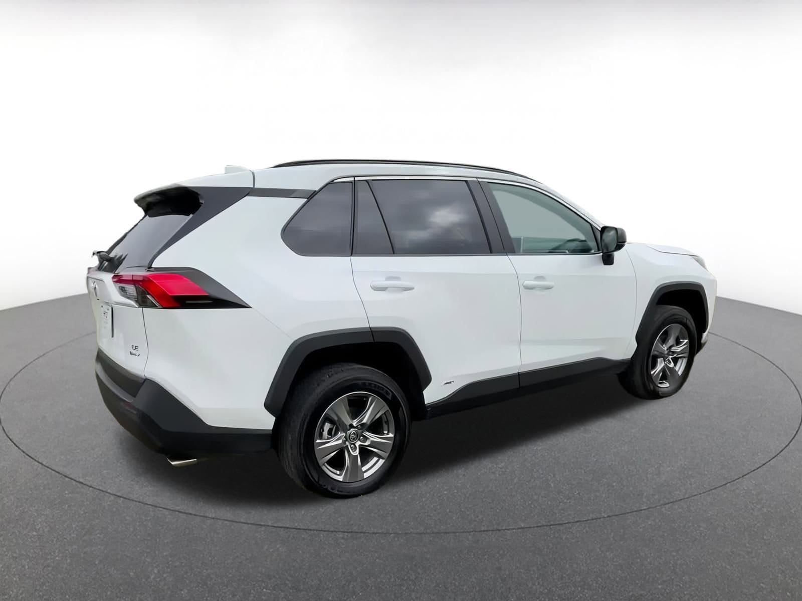 Thumbnail: 2025 Toyota RAV4 - 15