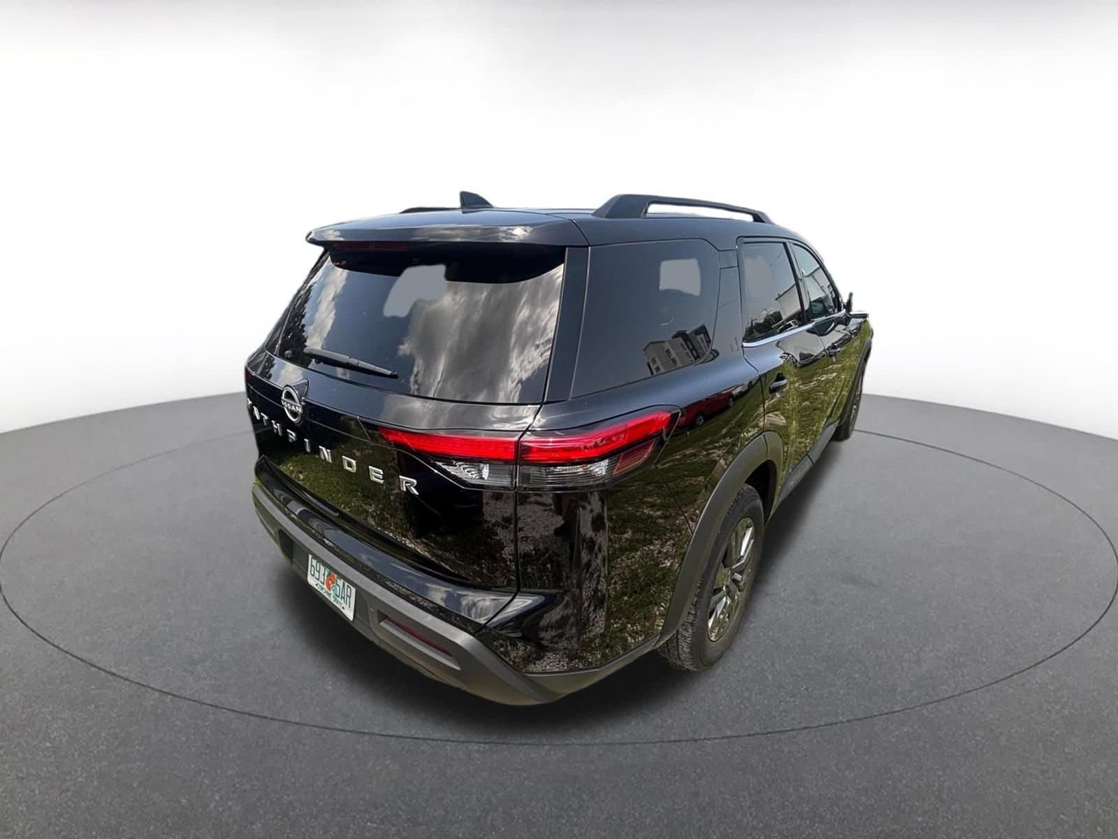 Thumbnail: 2025 Nissan Pathfinder - 10