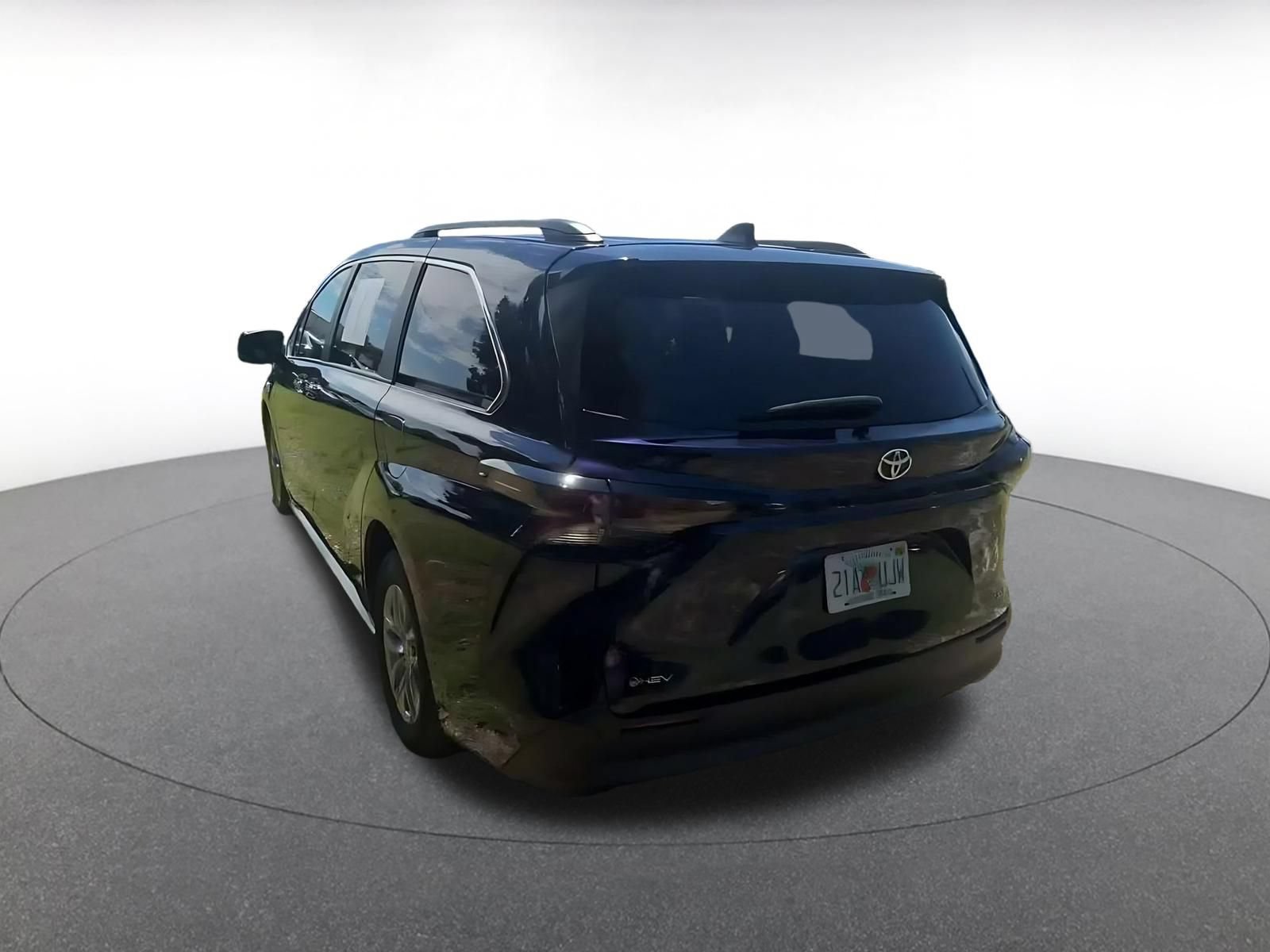 Thumbnail: 2025 Toyota Sienna - 10