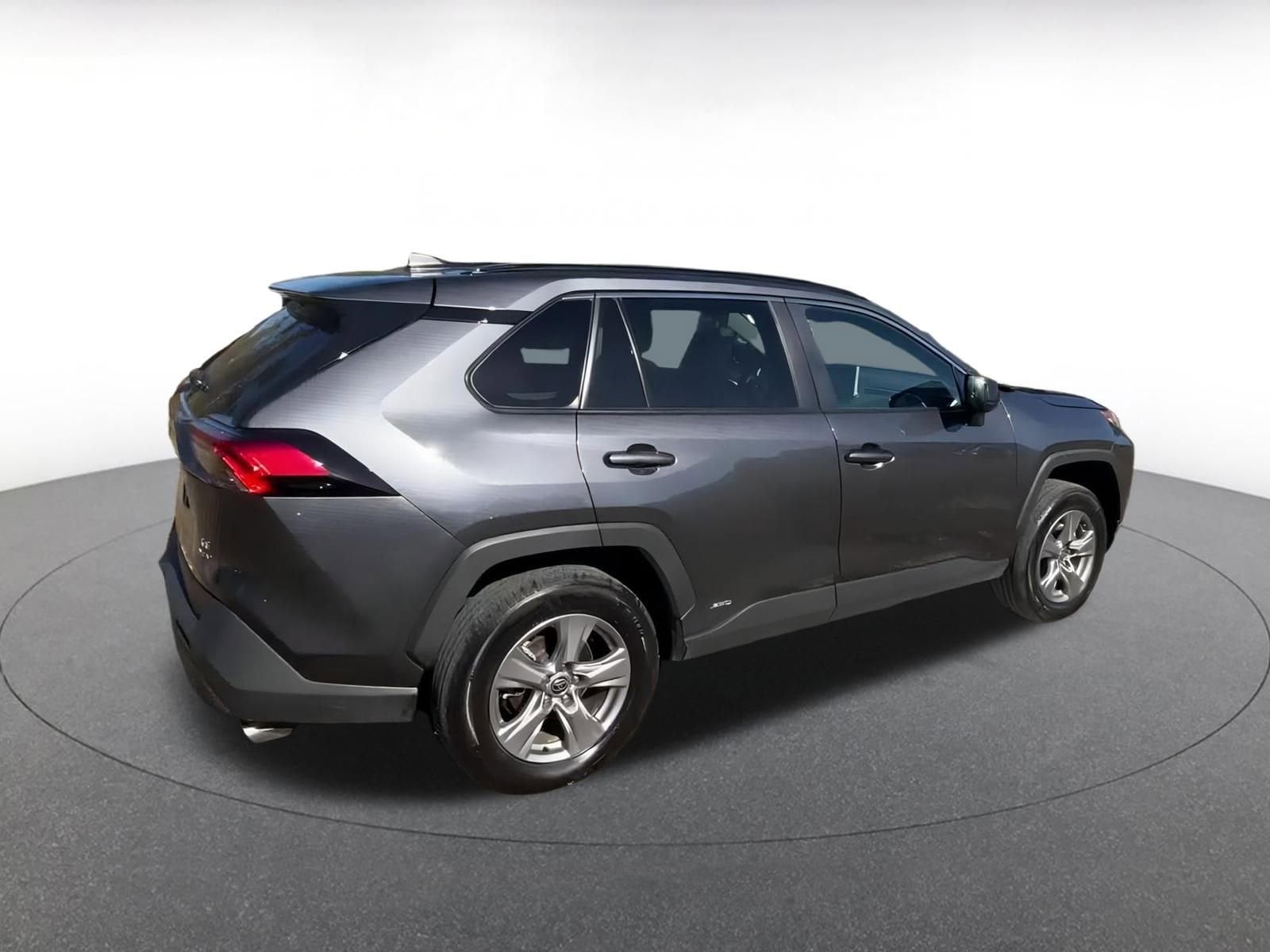 Thumbnail: 2025 Toyota RAV4 - 15