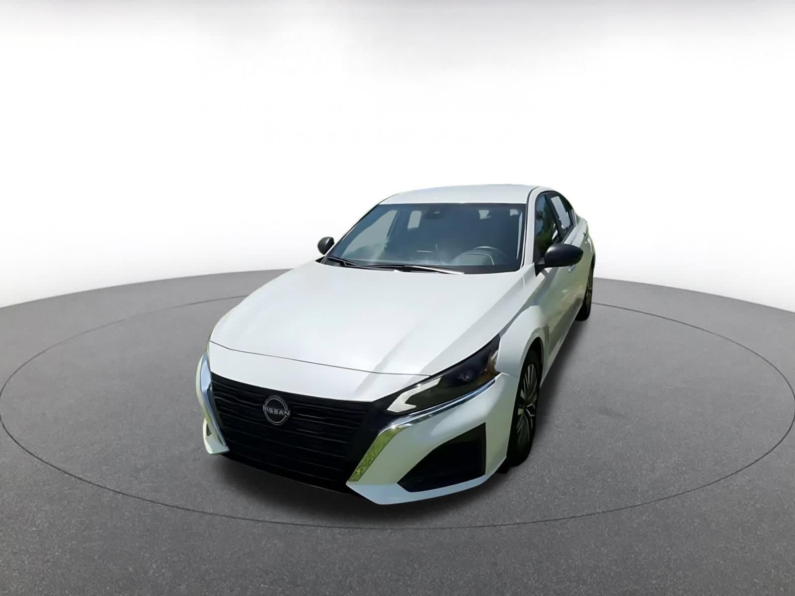 Thumbnail: 2025 Nissan Altima - 7