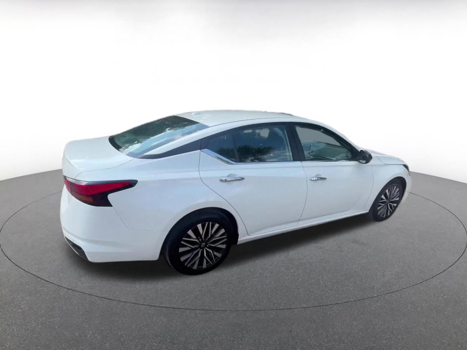 Thumbnail: 2025 Nissan Altima - 14