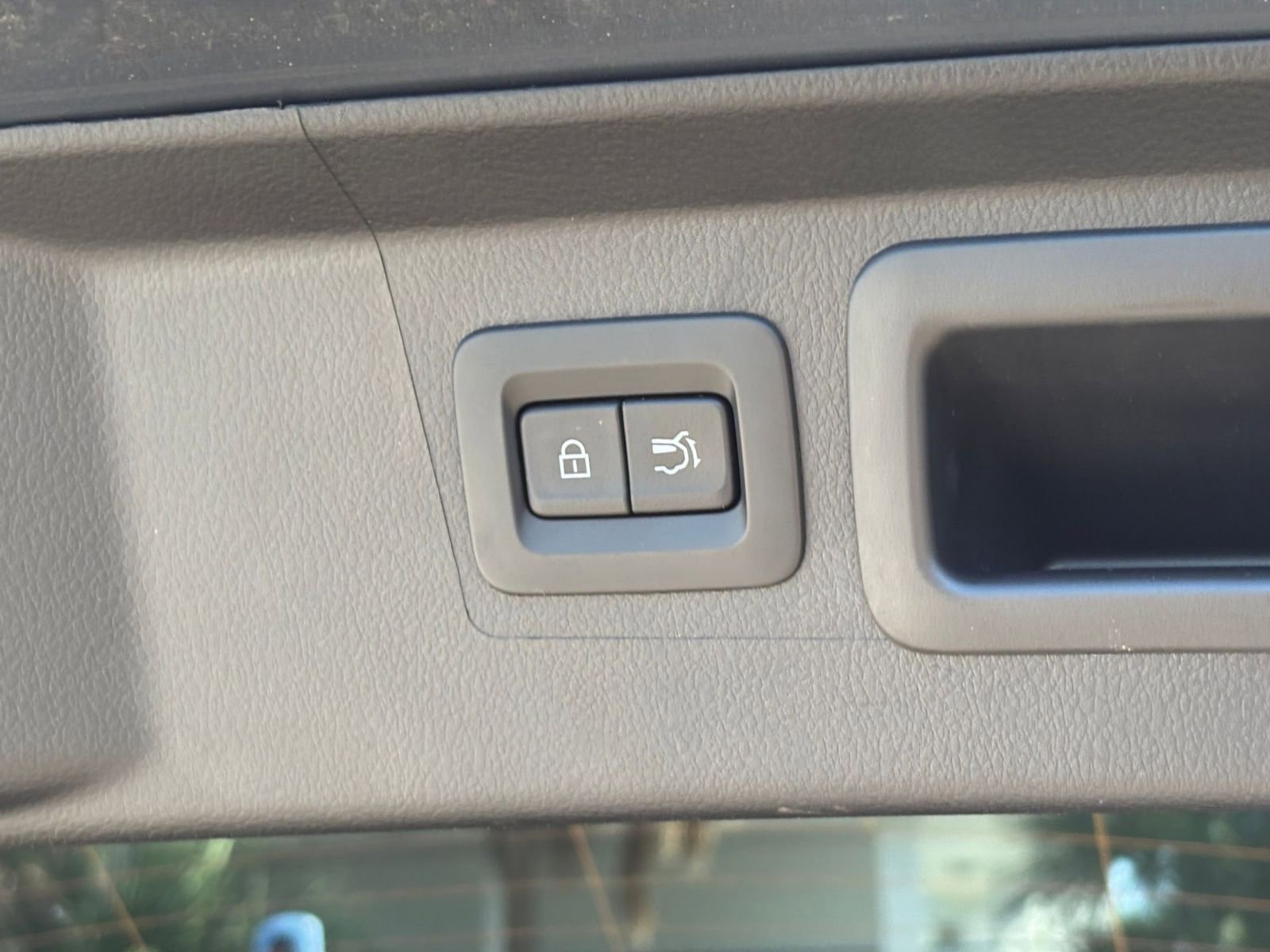 Thumbnail: 2025 Mazda CX-50 - 25