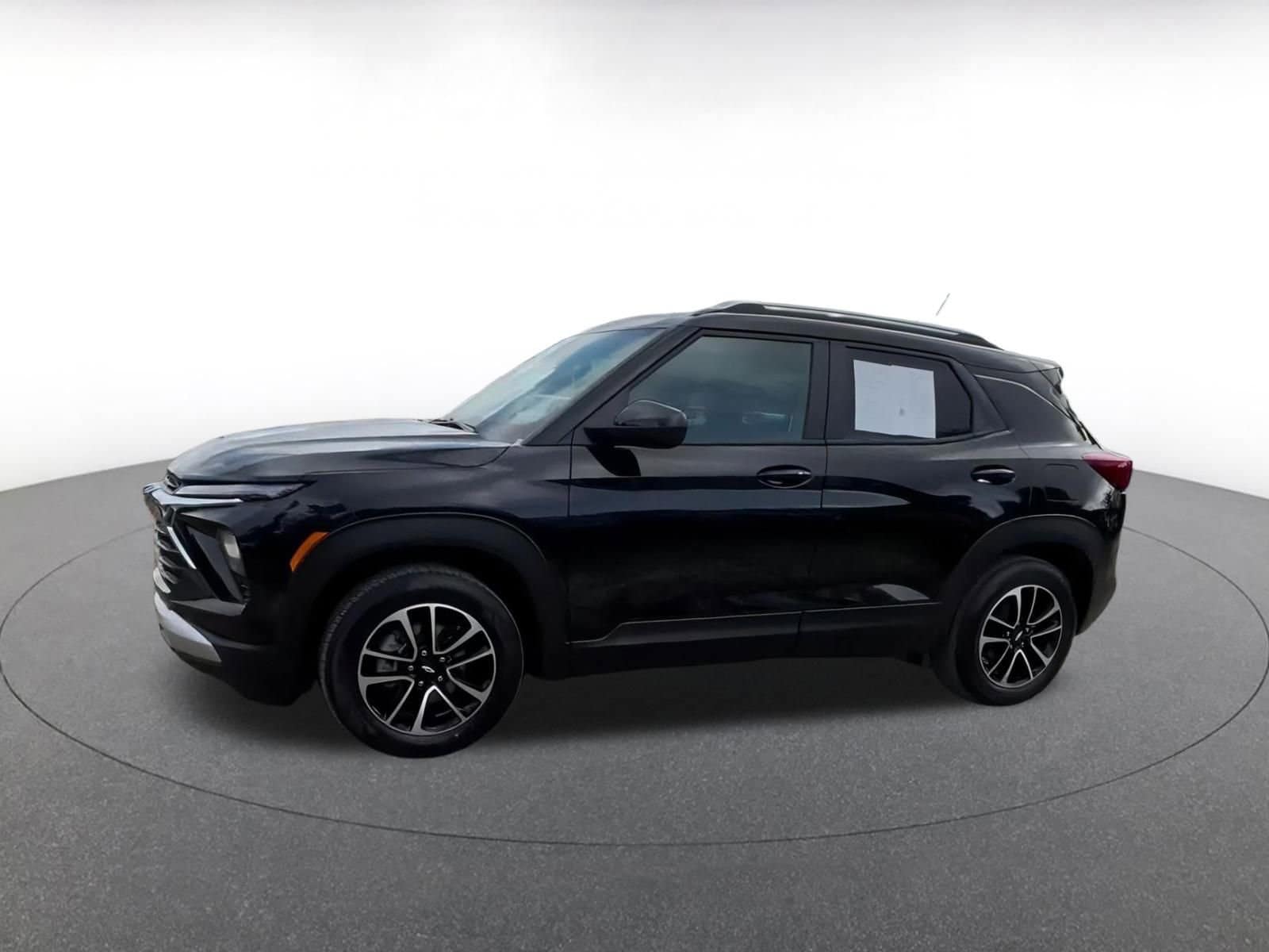 Thumbnail: 2025 Chevrolet TrailBlazer - 8