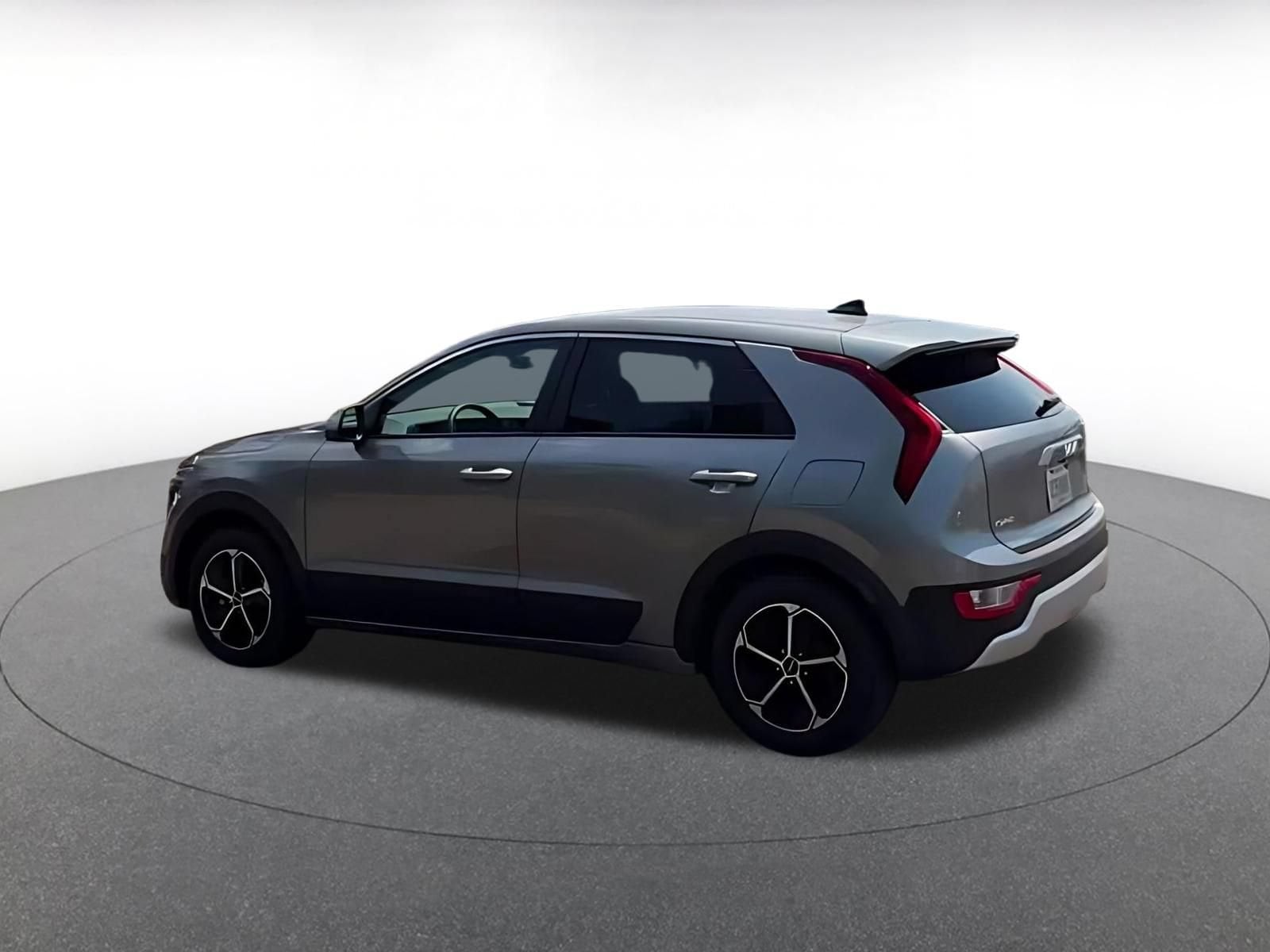 Thumbnail: 2026 Kia Niro - 10