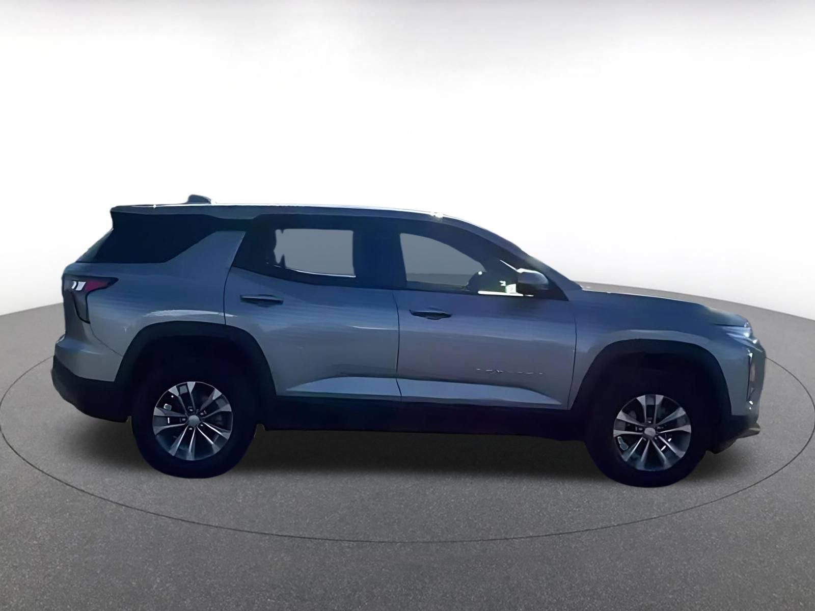 Thumbnail: 2025 Chevrolet Equinox - 10