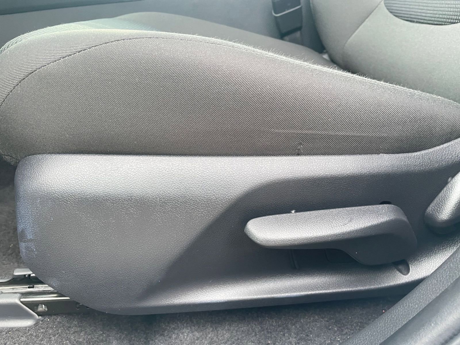 Thumbnail: 2025 Toyota RAV4 - 23