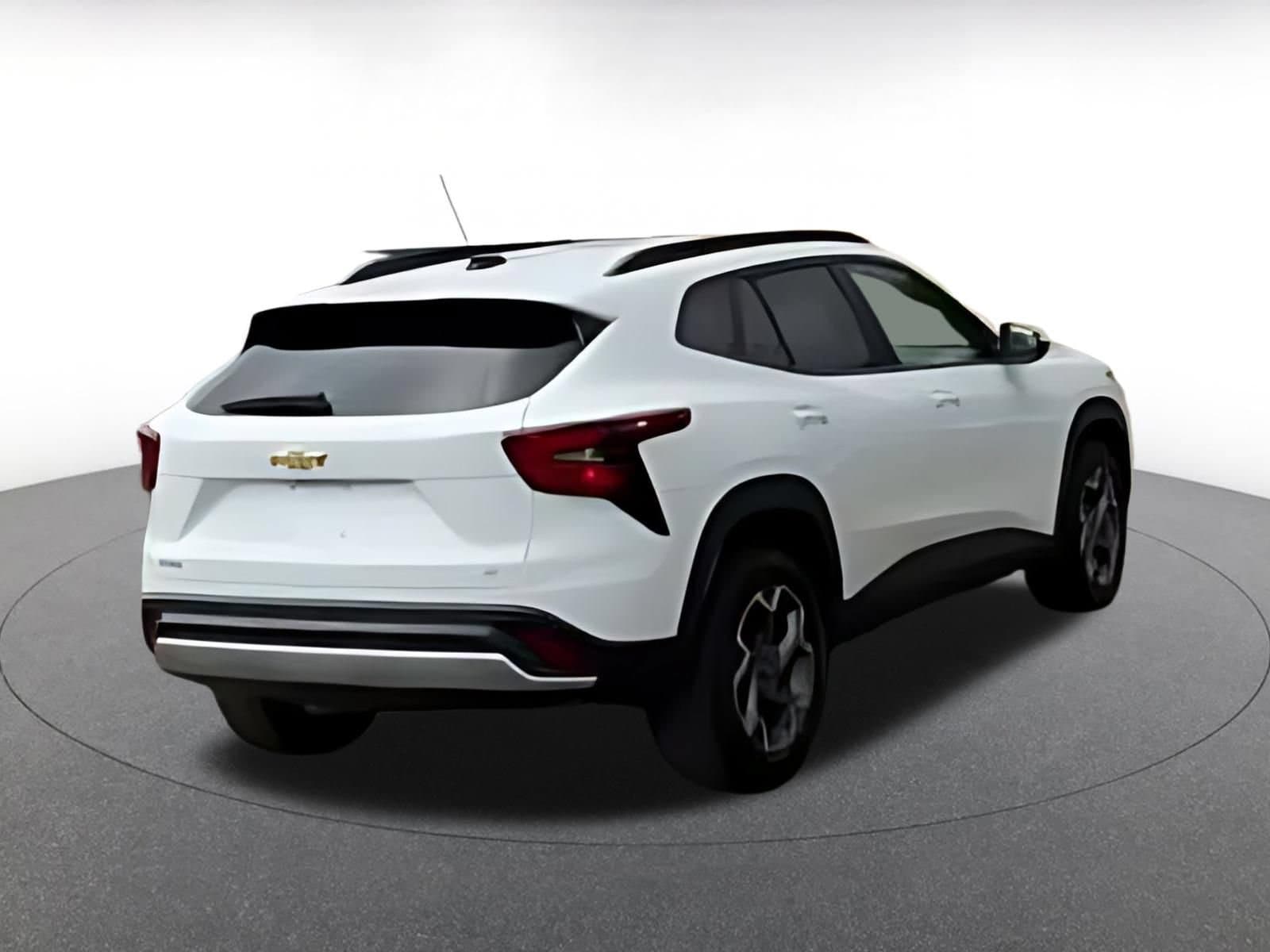 Thumbnail: 2025 Chevrolet Trax - 16