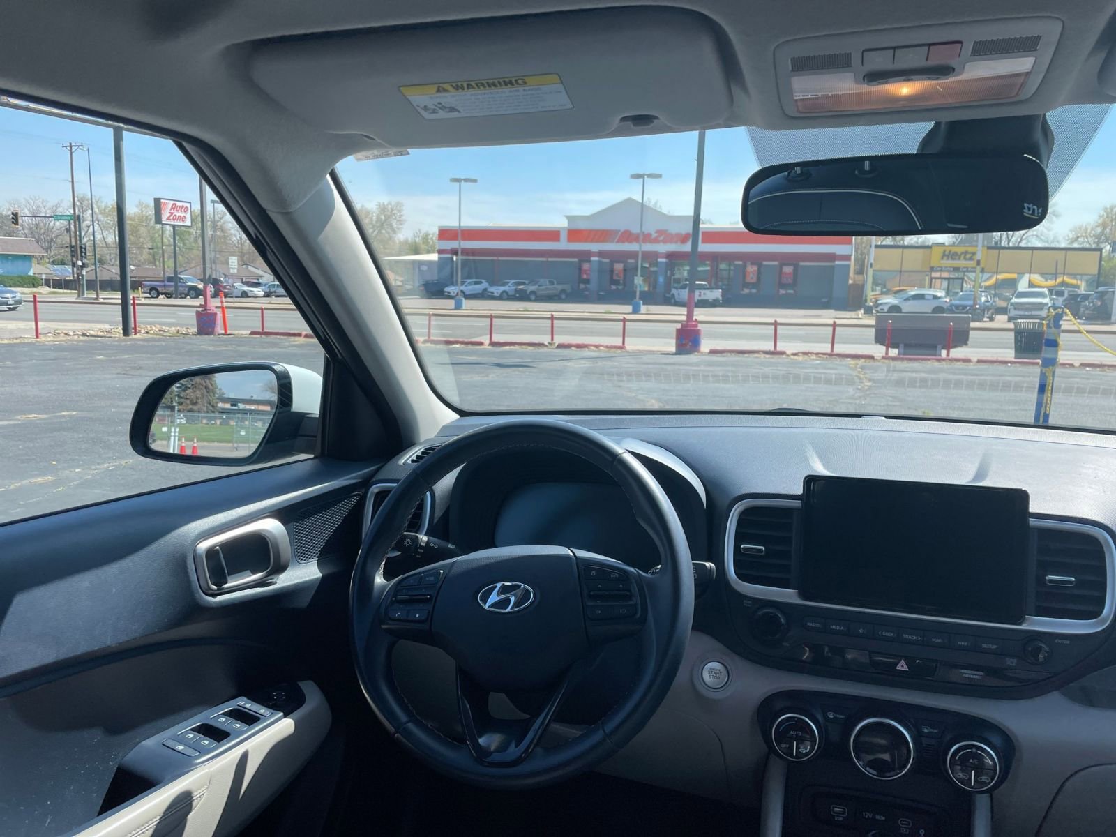 2023 Hyundai Venue Limited 32
