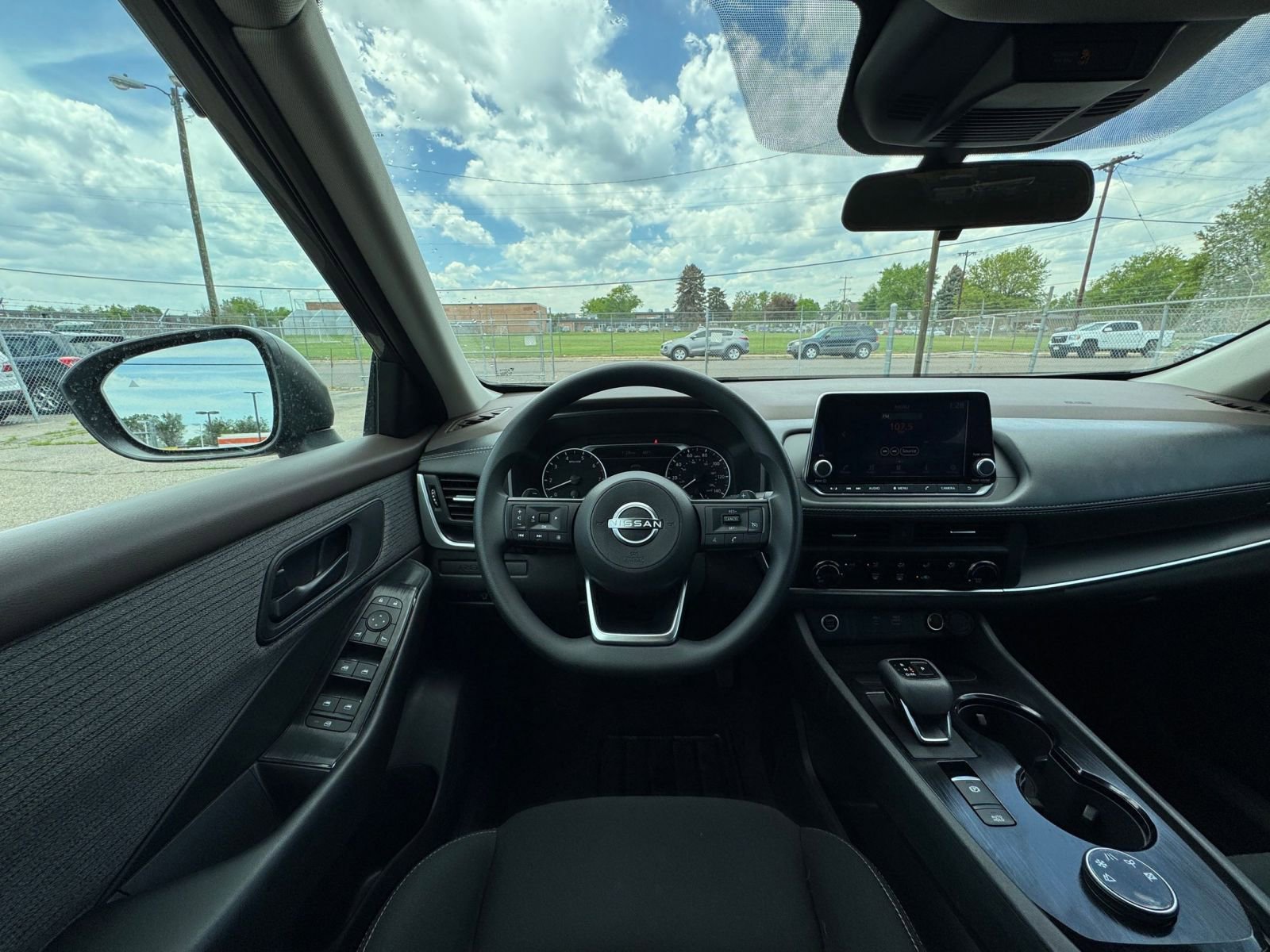 2023 Nissan Rogue S 33