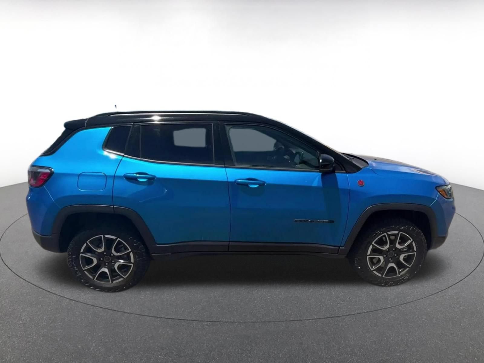 Thumbnail: 2025 Jeep Compass - 16