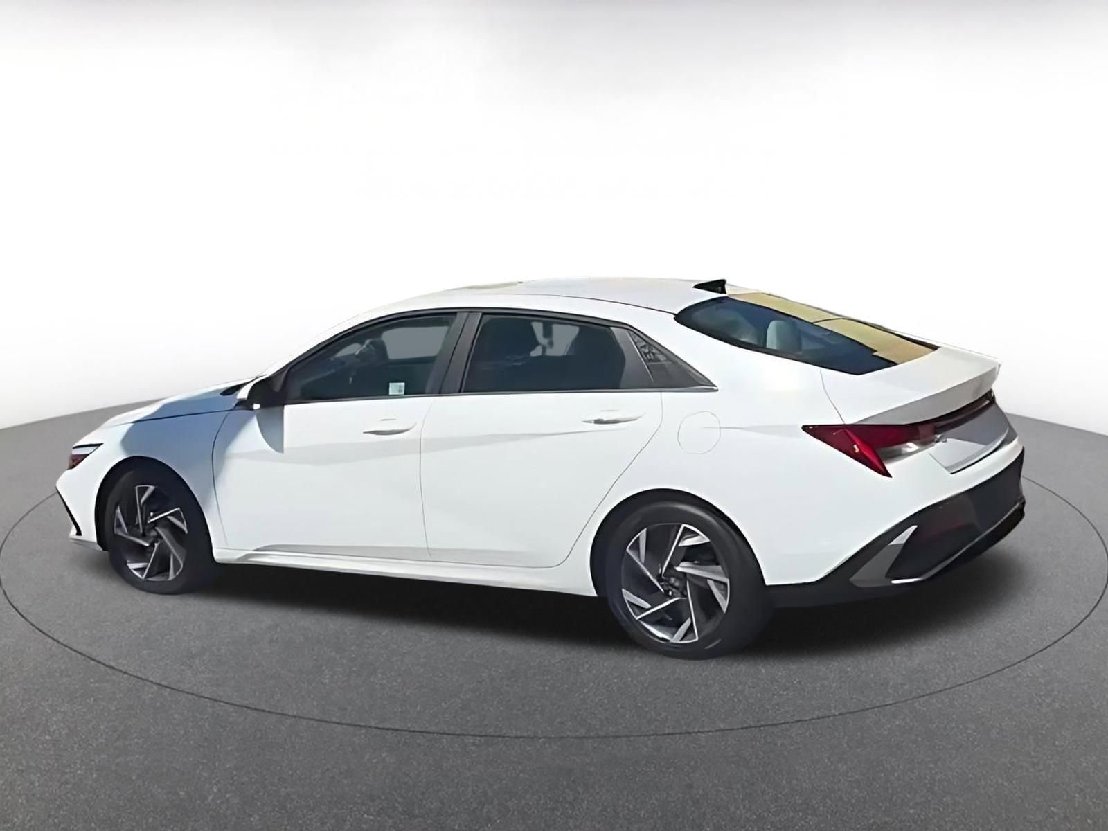 Thumbnail: 2025 Hyundai Elantra - 8