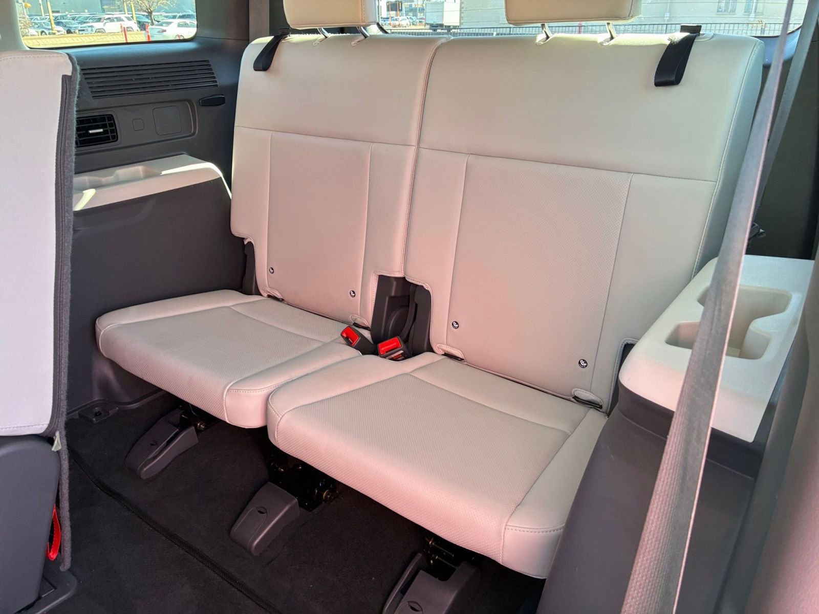 Thumbnail: 2025 Hyundai Santa Fe - 32