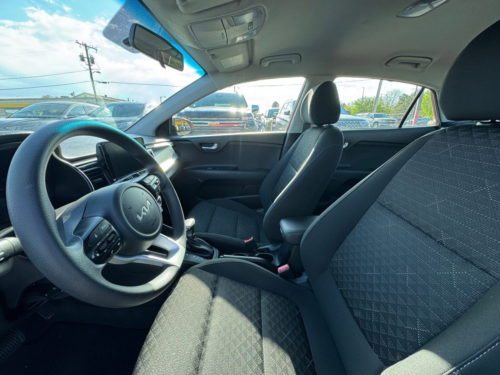 Thumbnail: 2023 Kia Rio - 25