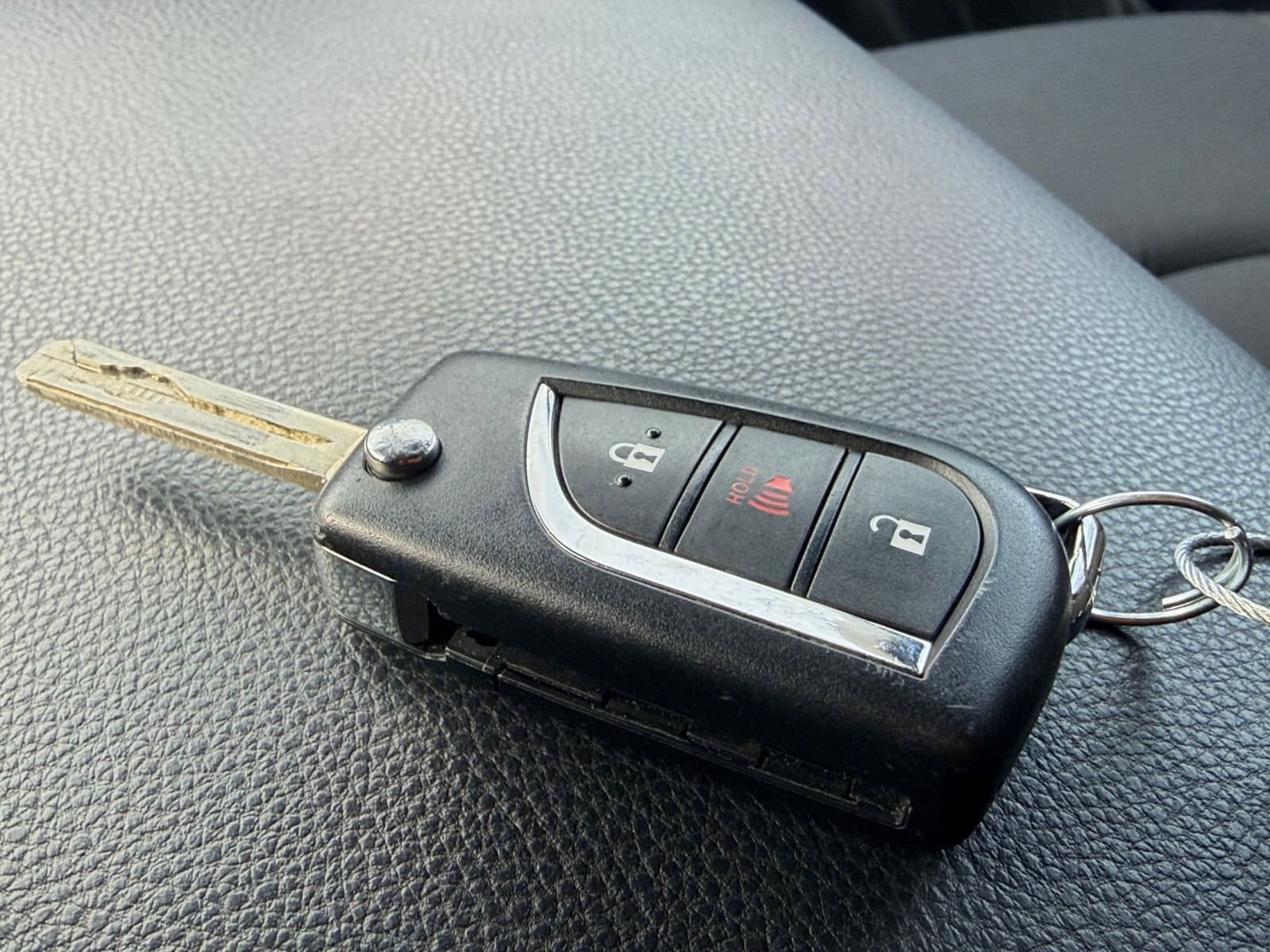 Thumbnail: 2025 Toyota RAV4 - 21