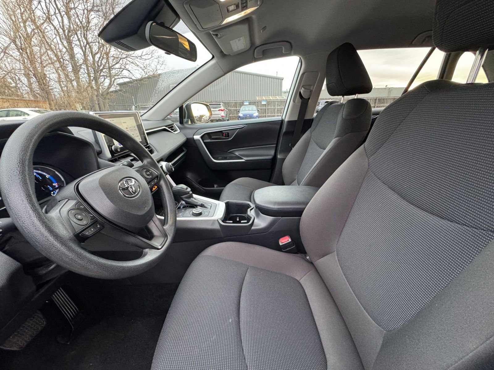 Thumbnail: 2025 Toyota RAV4 - 25