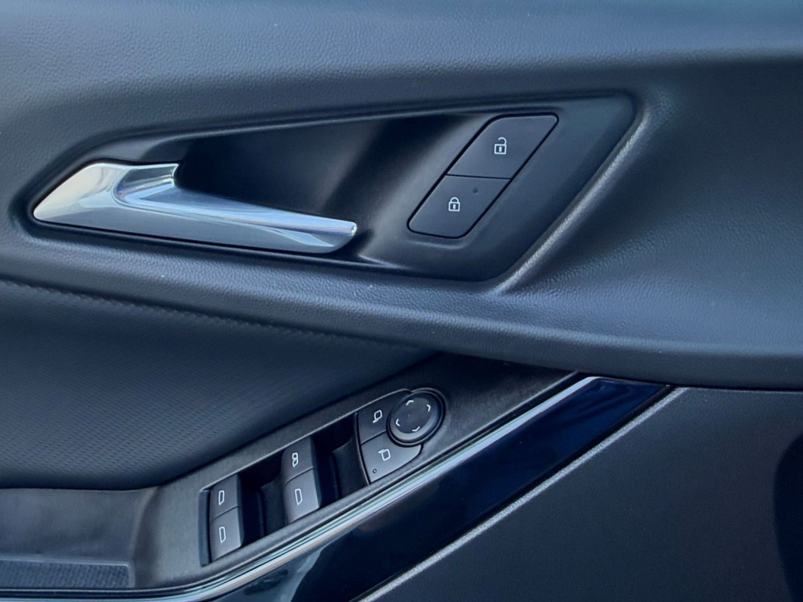 Thumbnail: 2025 Chevrolet Equinox - 18