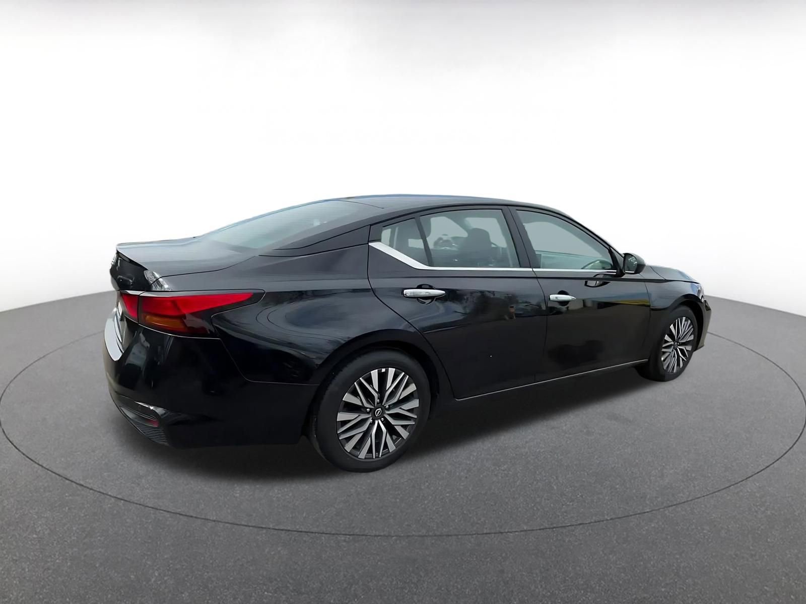 Thumbnail: 2025 Nissan Altima - 15