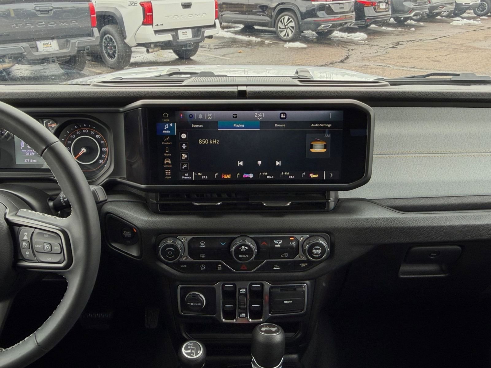 Thumbnail: 2025 Jeep Wrangler - 17
