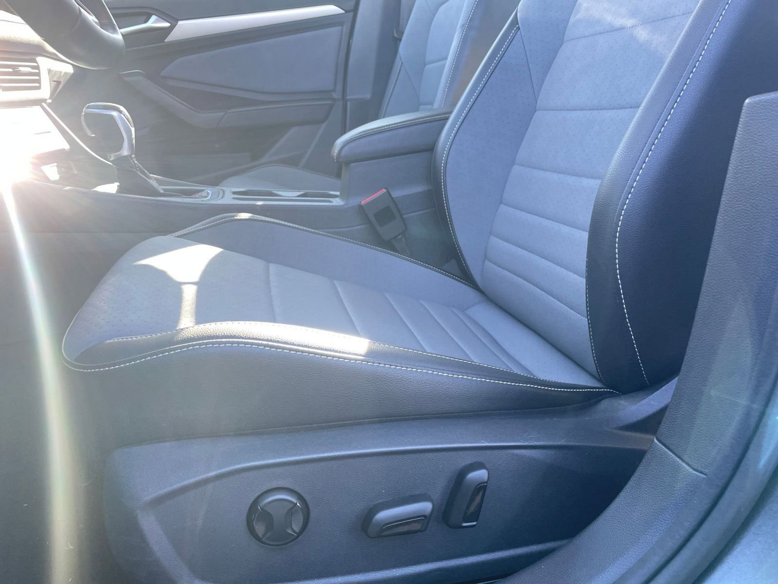 Thumbnail: 2025 Volkswagen Jetta - 27