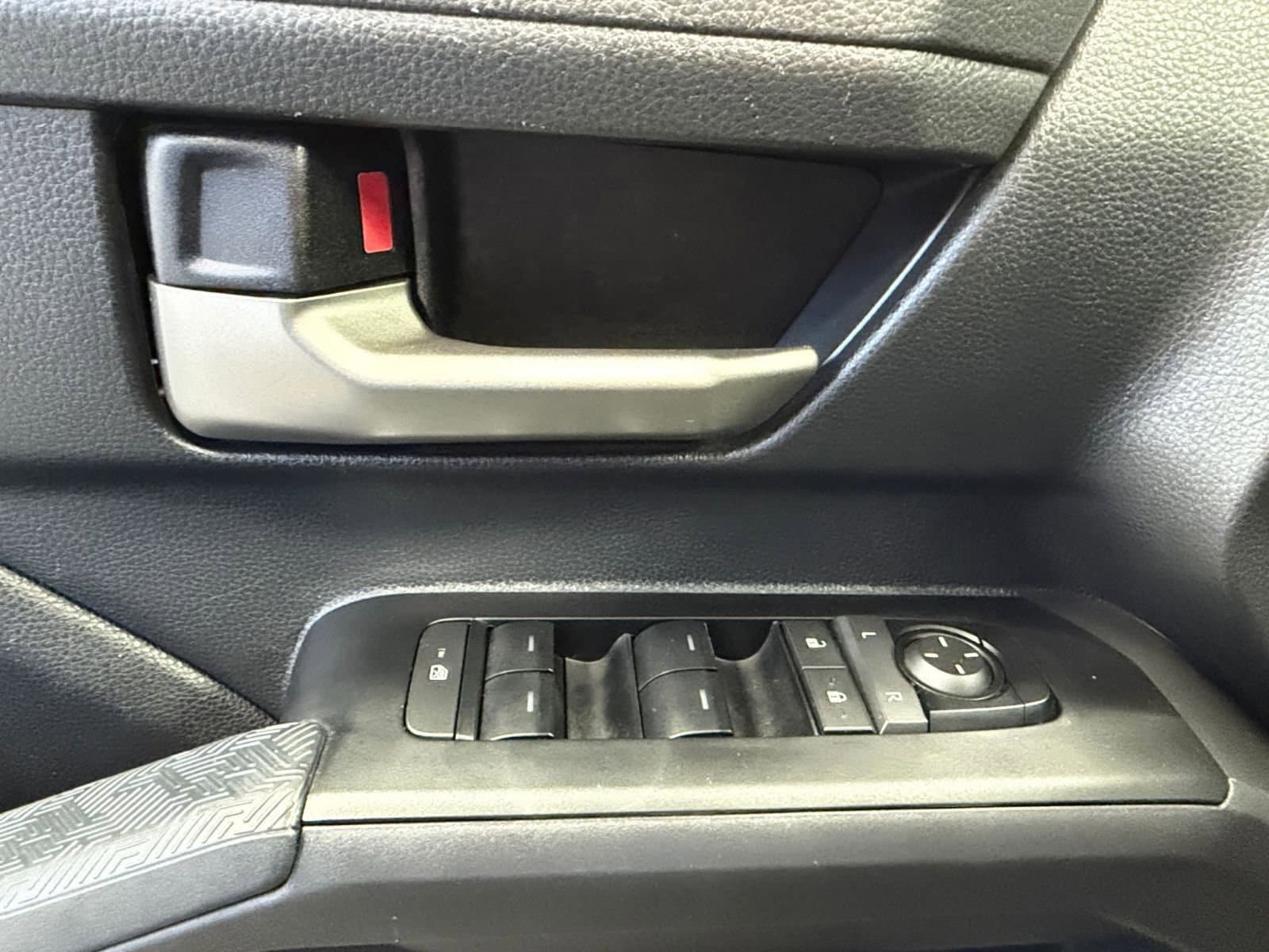 Thumbnail: 2025 Toyota Tacoma - 18