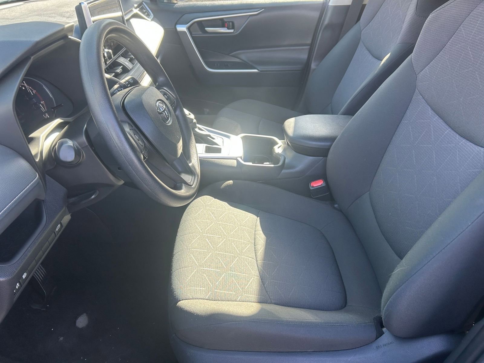 Thumbnail: 2025 Toyota RAV4 - 28