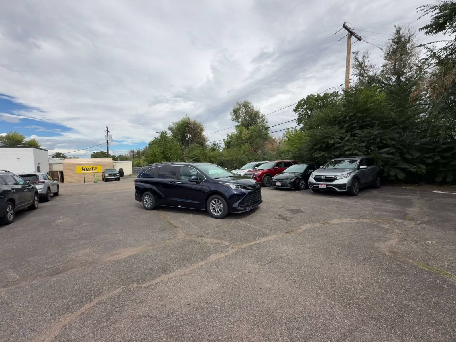 Thumbnail: 2025 Toyota Sienna - 2