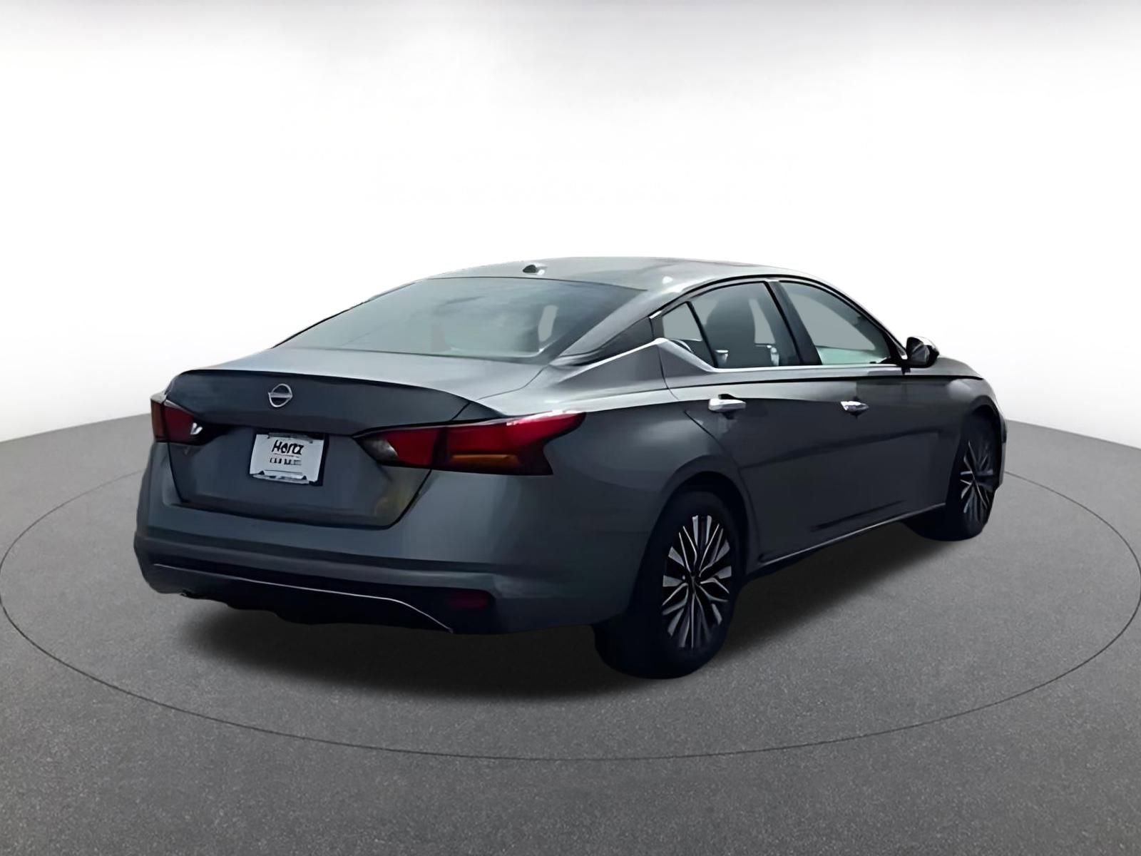 Thumbnail: 2025 Nissan Altima - 8