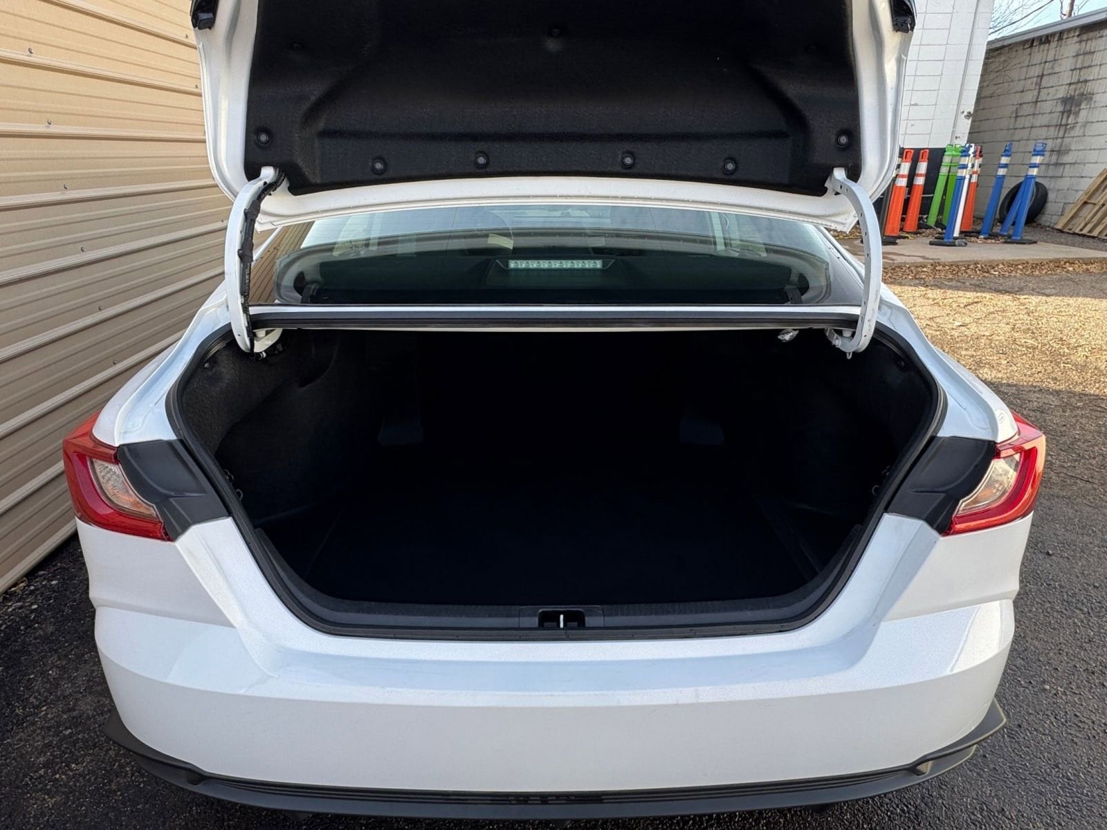 Thumbnail: 2025 Toyota Camry - 31