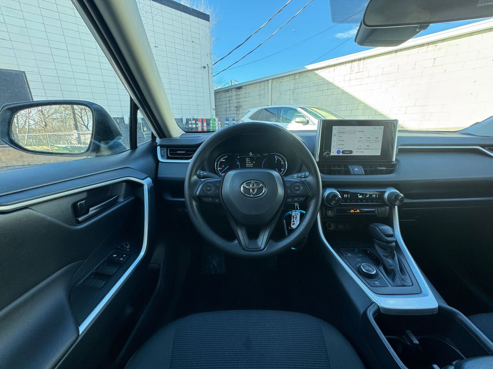 Thumbnail: 2025 Toyota RAV4 - 33