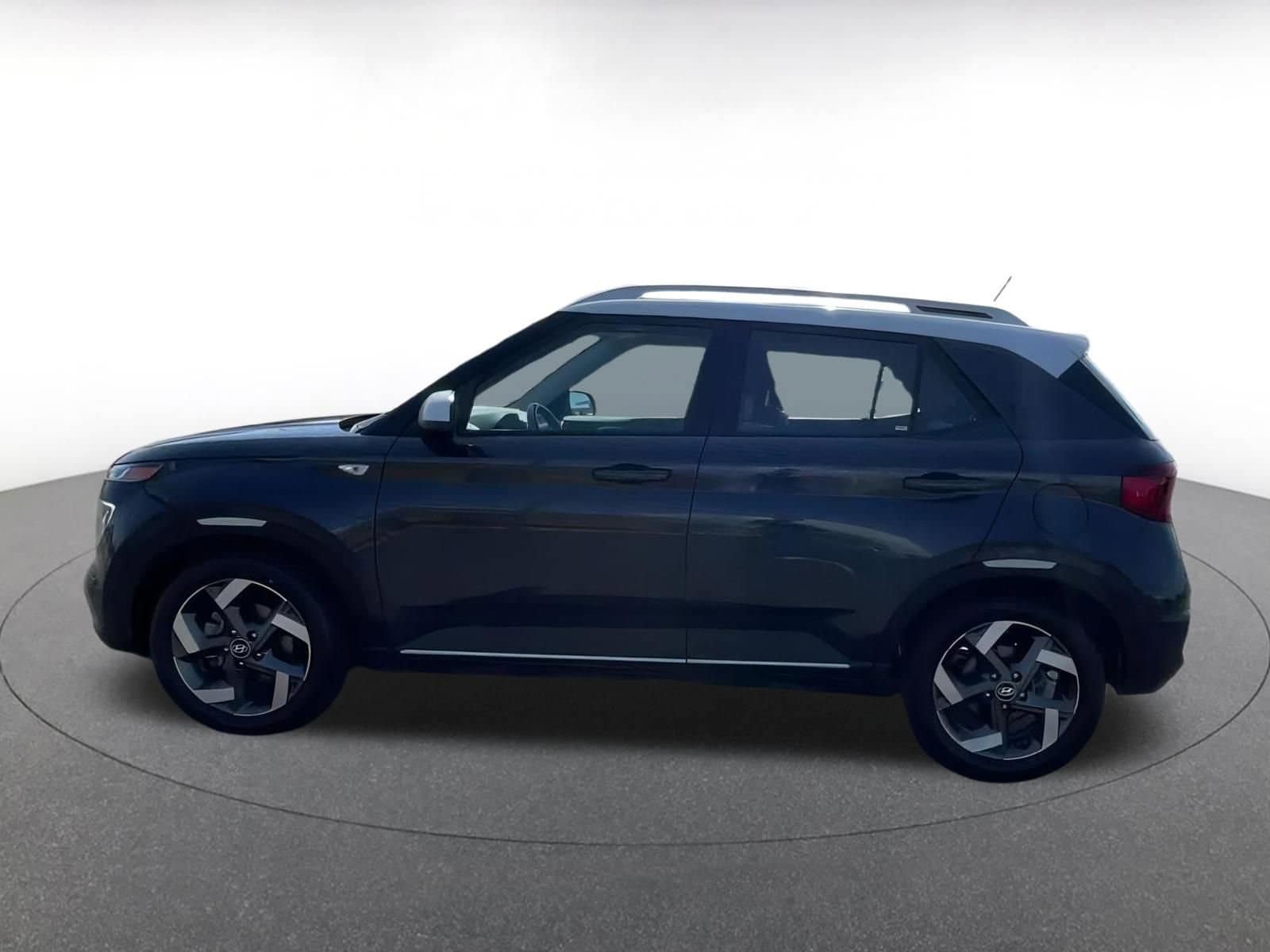 2023 Hyundai Venue Limited 8