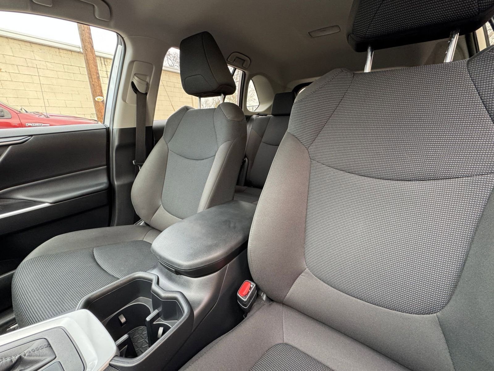 Thumbnail: 2025 Toyota RAV4 - 35