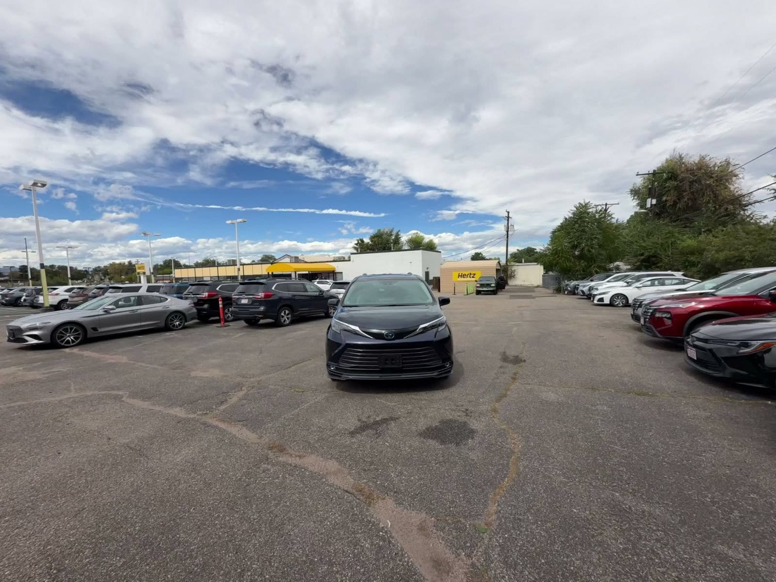 Thumbnail: 2025 Toyota Sienna - 4