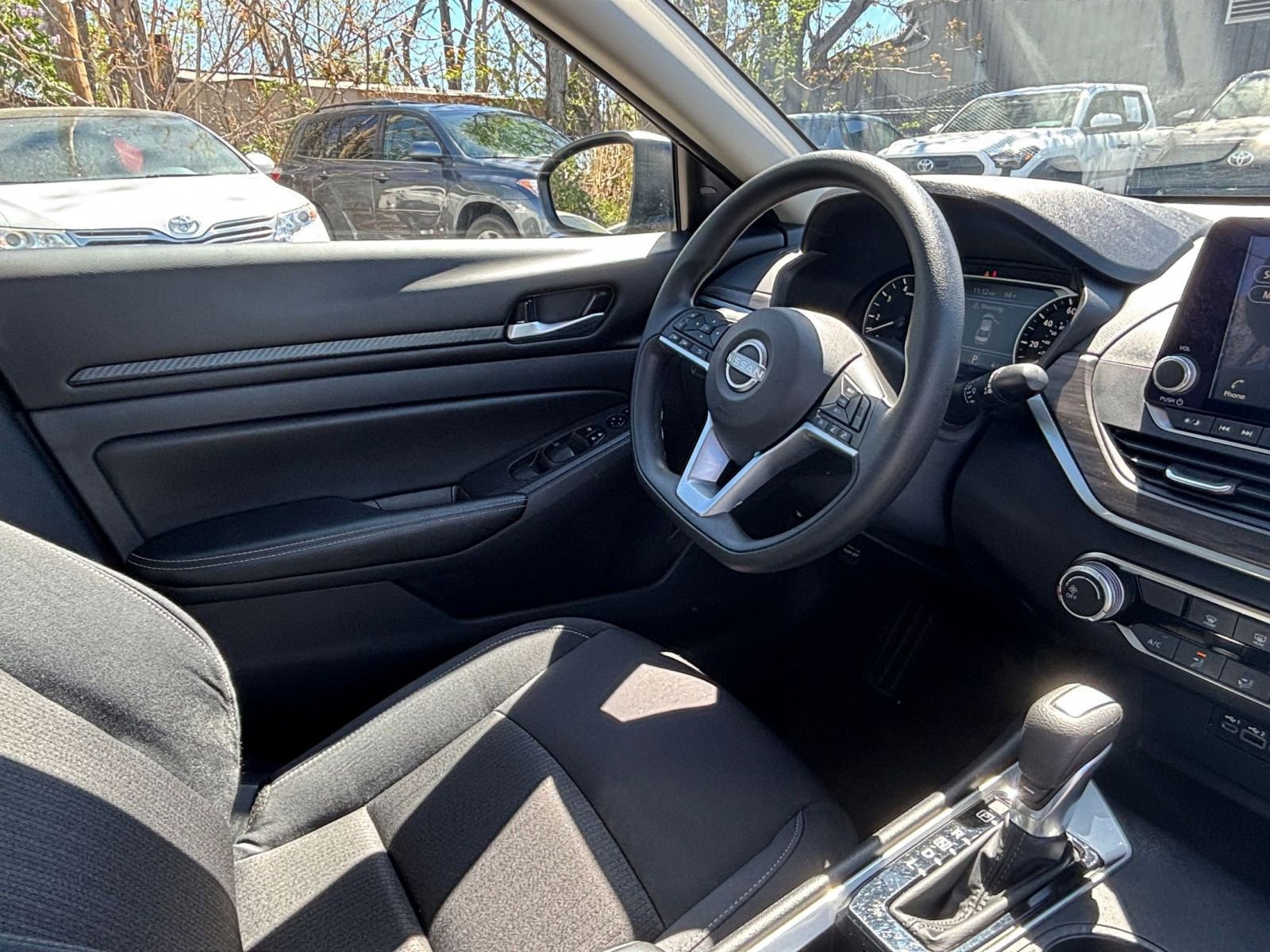 Thumbnail: 2025 Nissan Altima - 32