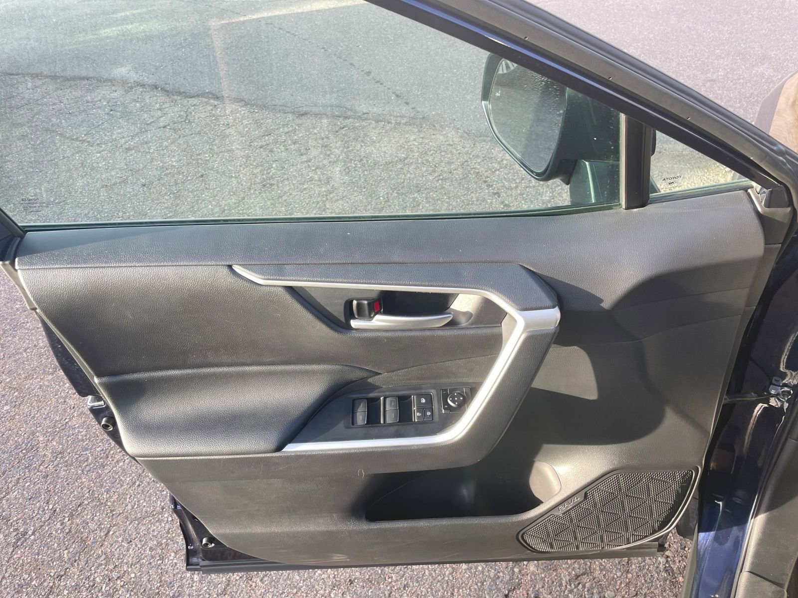 Thumbnail: 2025 Toyota RAV4 - 20