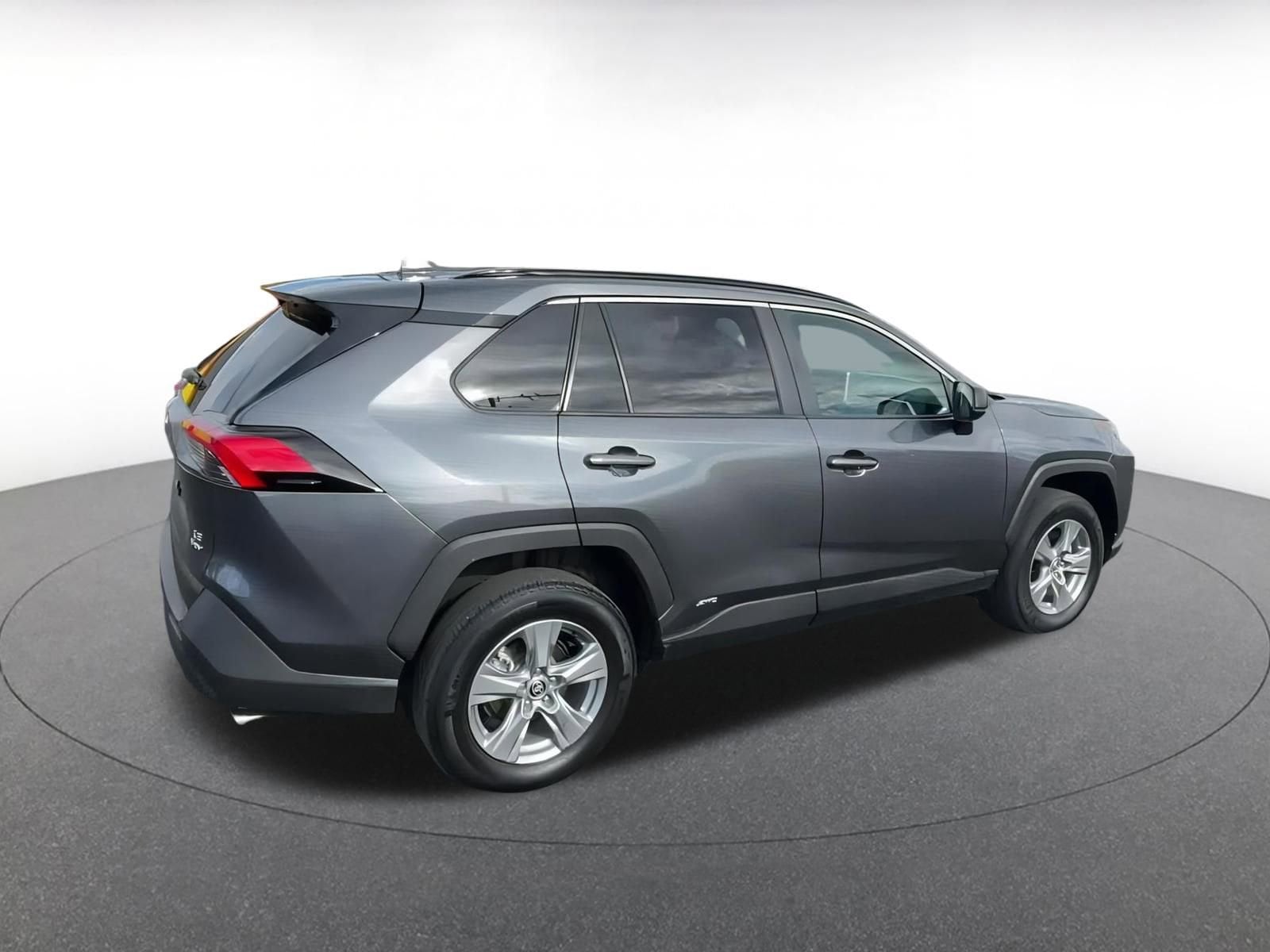 Thumbnail: 2025 Toyota RAV4 - 15