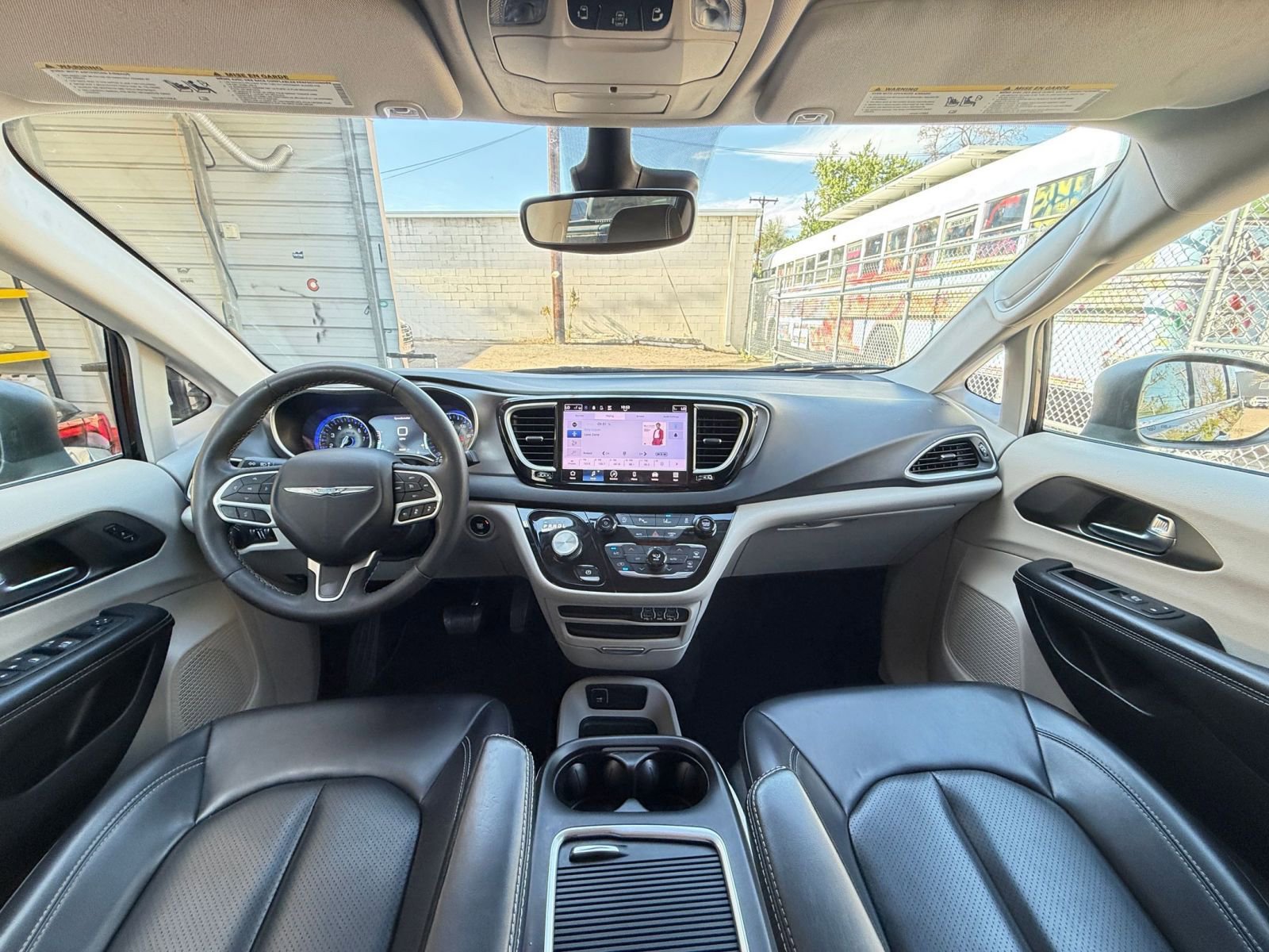 Thumbnail: 2023 Chrysler Pacifica - 34