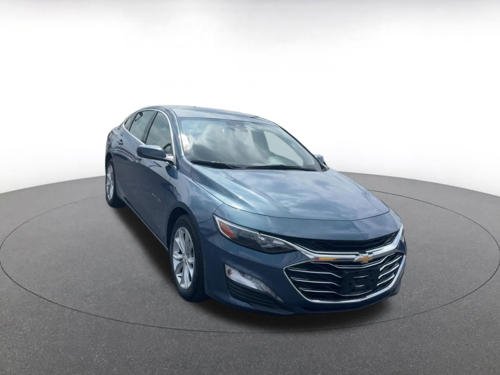 Thumbnail: 2024 Chevrolet Malibu - 2