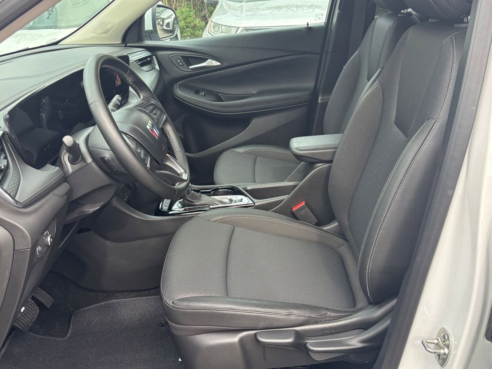 Thumbnail: 2025 Buick Encore GX - 23