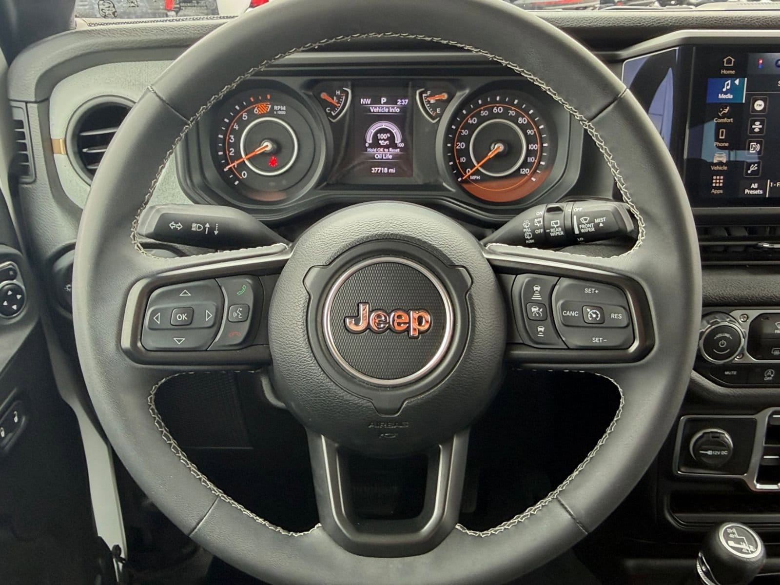 Thumbnail: 2025 Jeep Wrangler - 27