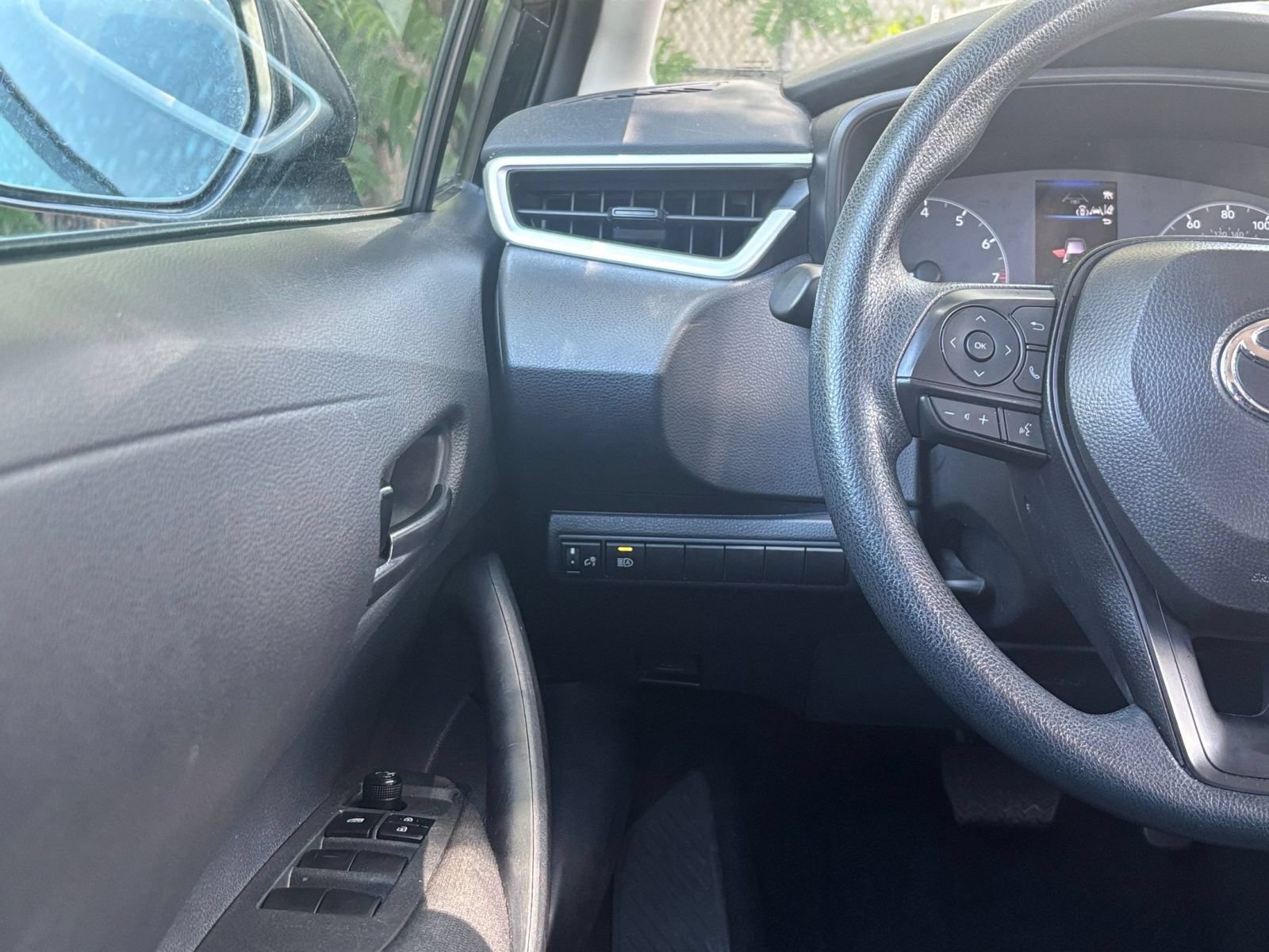 Thumbnail: 2025 Toyota Corolla - 31